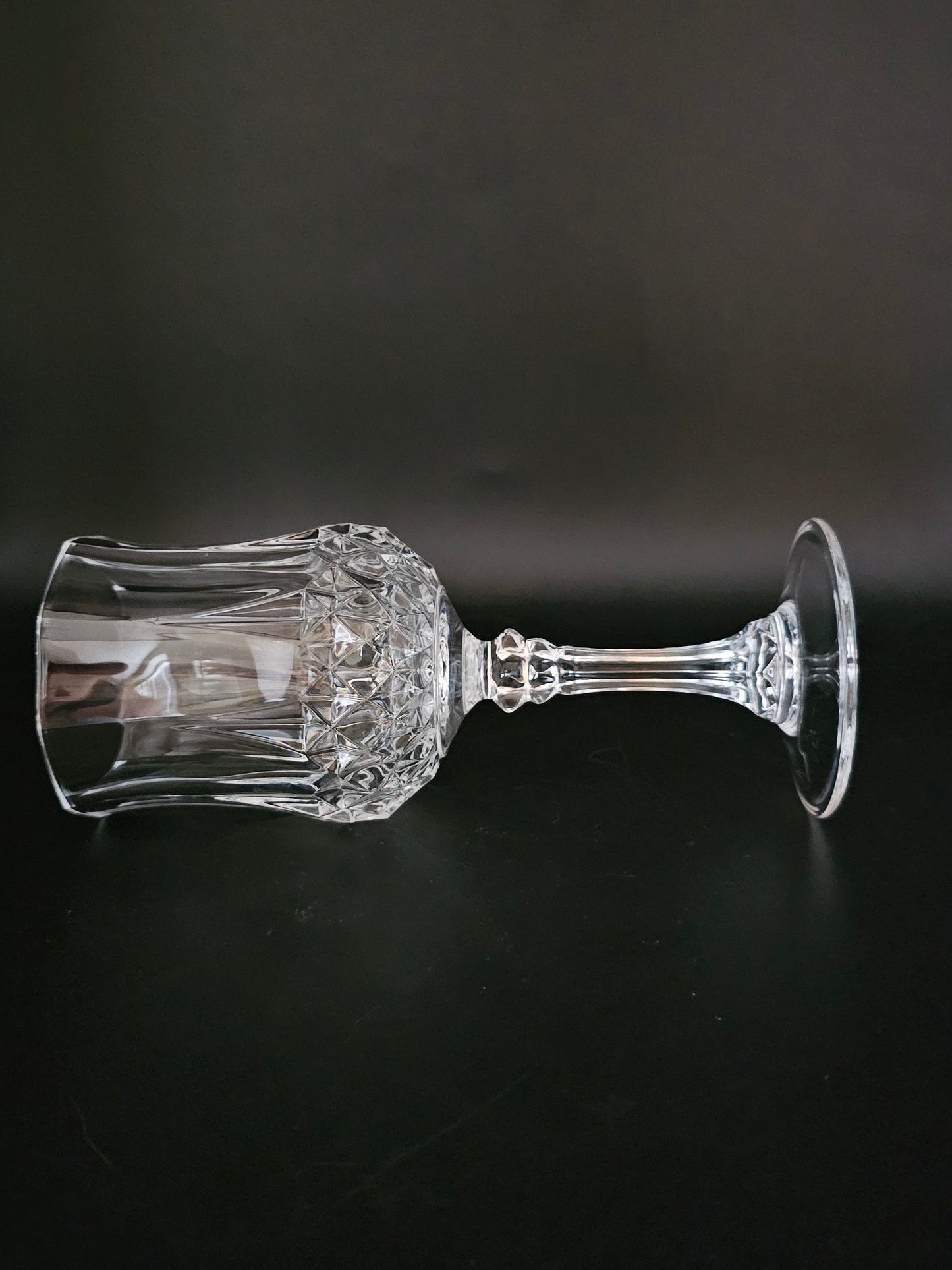 Set of 6.(Plus 1 free!) Tall, Large Crystal Wine Glasses. 18cm tall. 250ml.