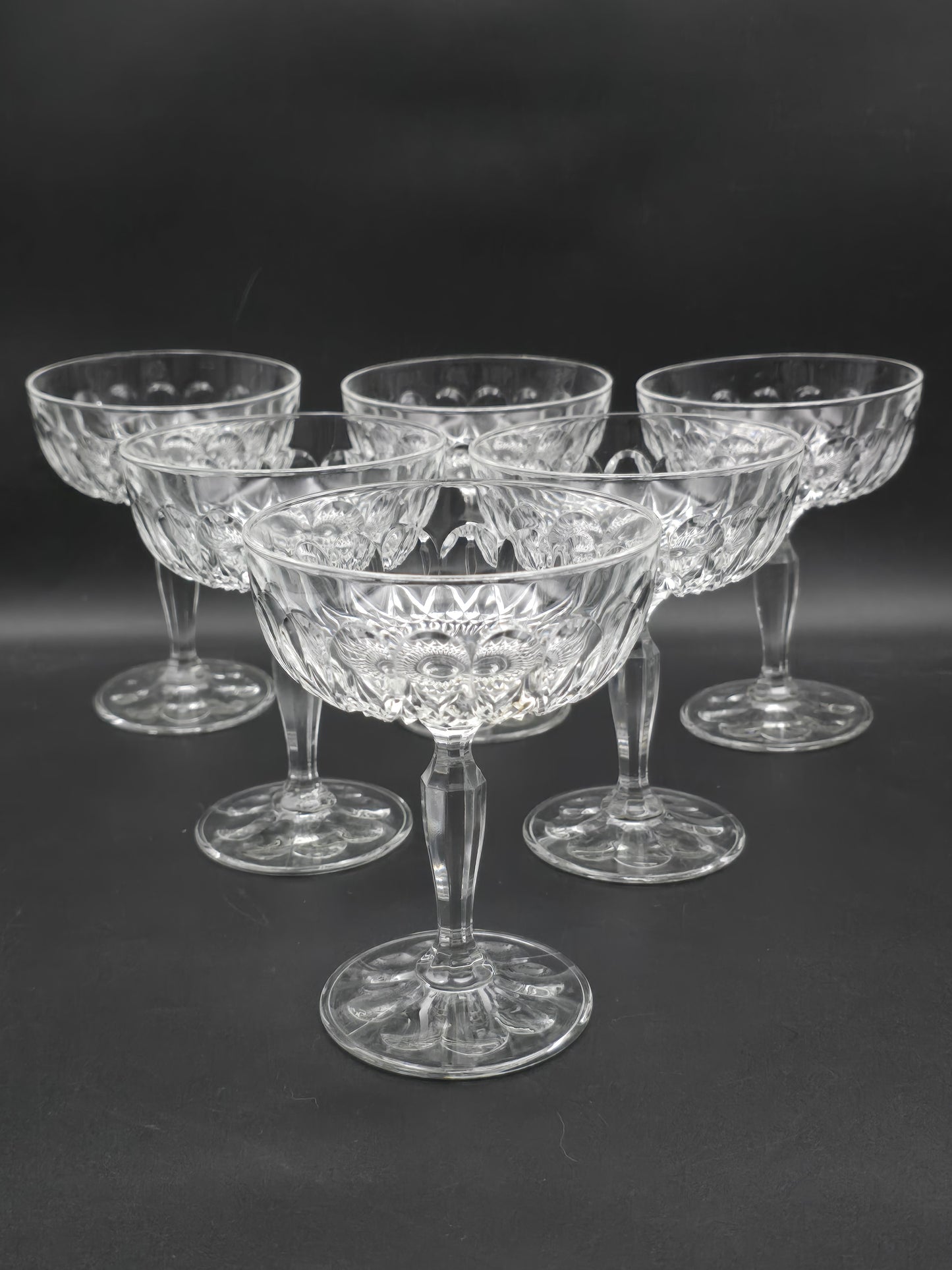 Set of 6 large Beautiful Glass Champagne coupes. 275ml
