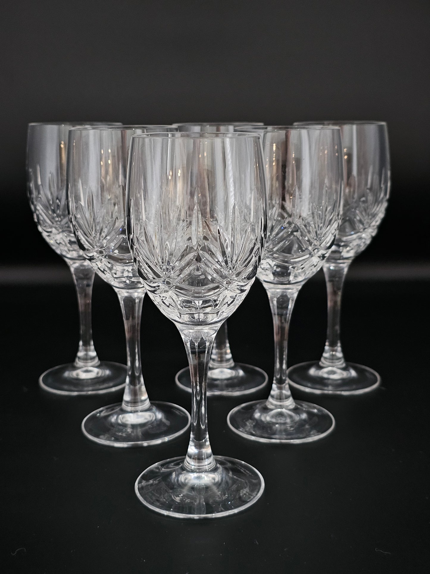 Edinburgh Crystal Serenade Pattern set of 6 Crystal wine glasses. 200ml. Boxed.