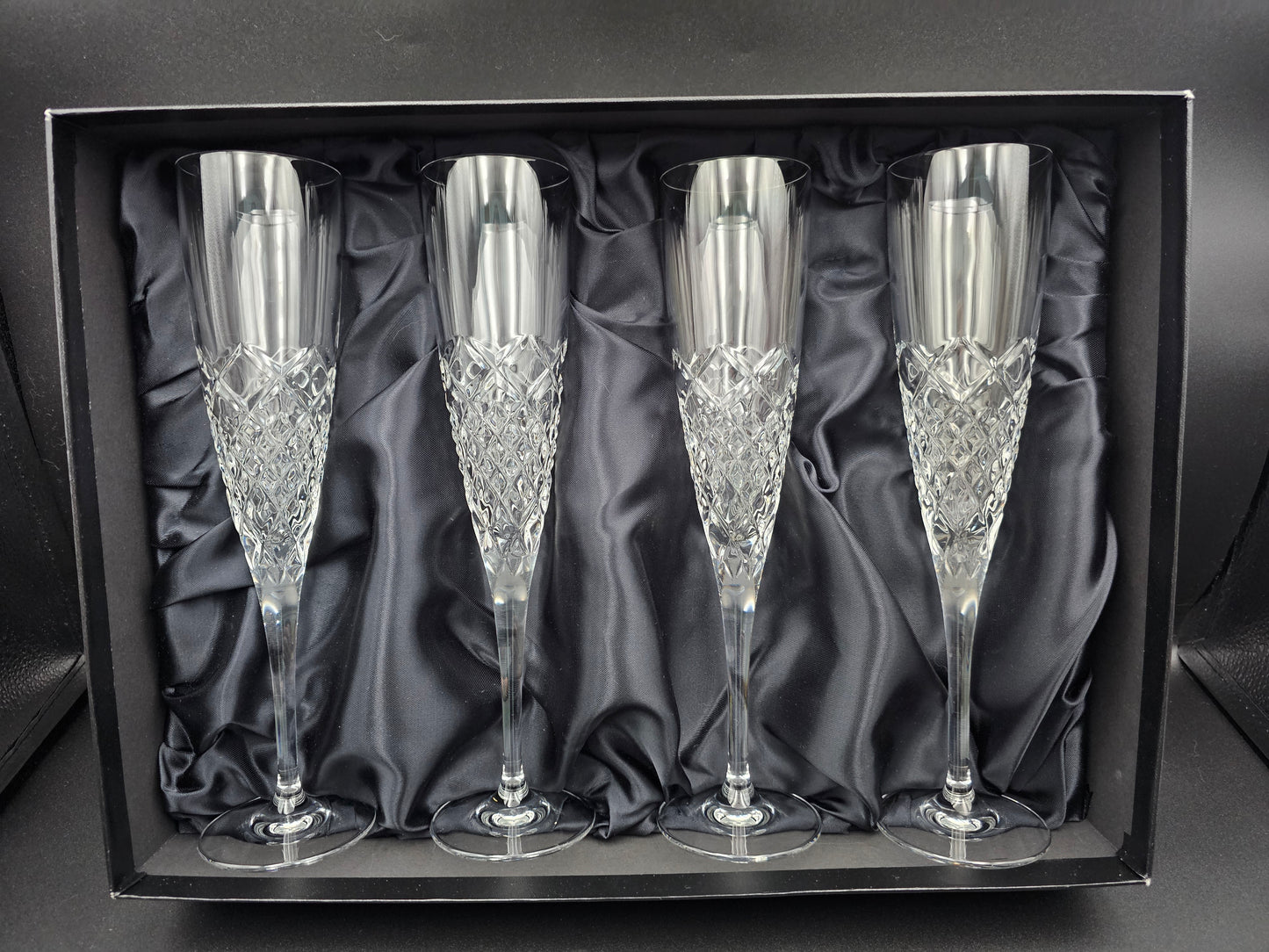 Royal Doulton Ciayle Pattern set of 4 Crystal Champagne Flutes. Boxed. 26cm Tall
