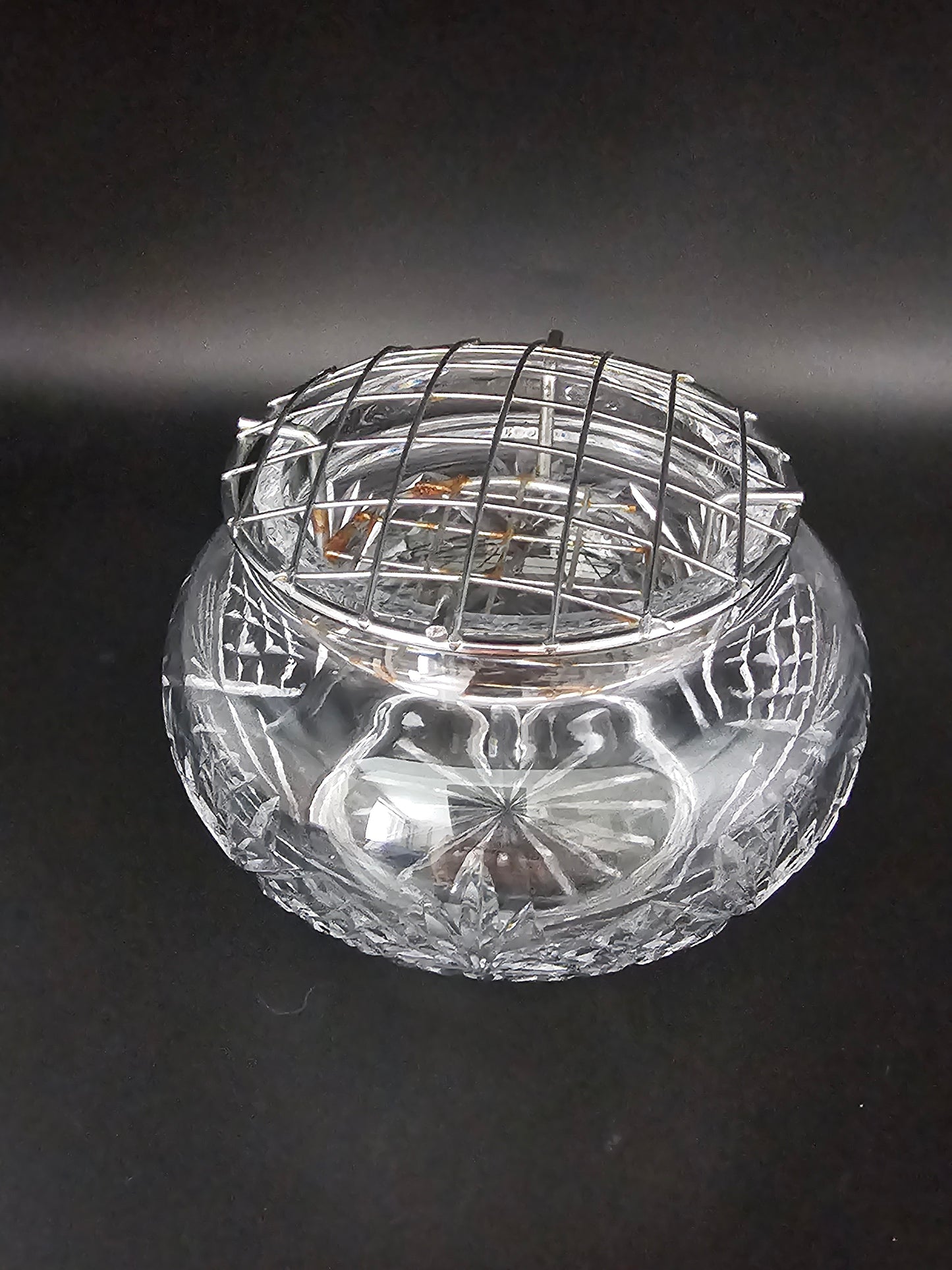 Small Crystal Rose Bud Bowl.11cm tall.