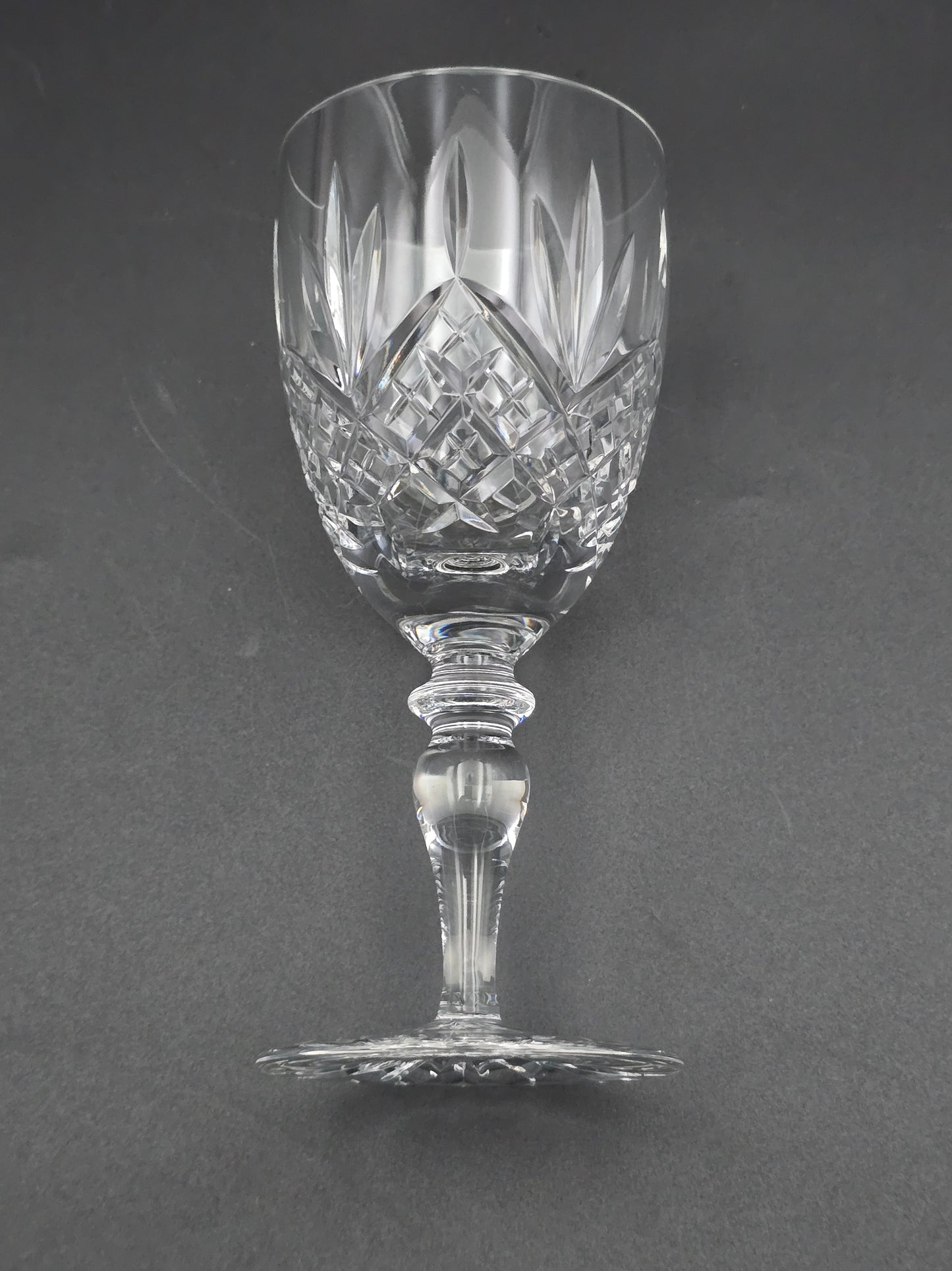 Set of 6 Edinburgh Crystal Balmoral Pattern Crystal wine glasses. 200ml. 15.5cm tall.