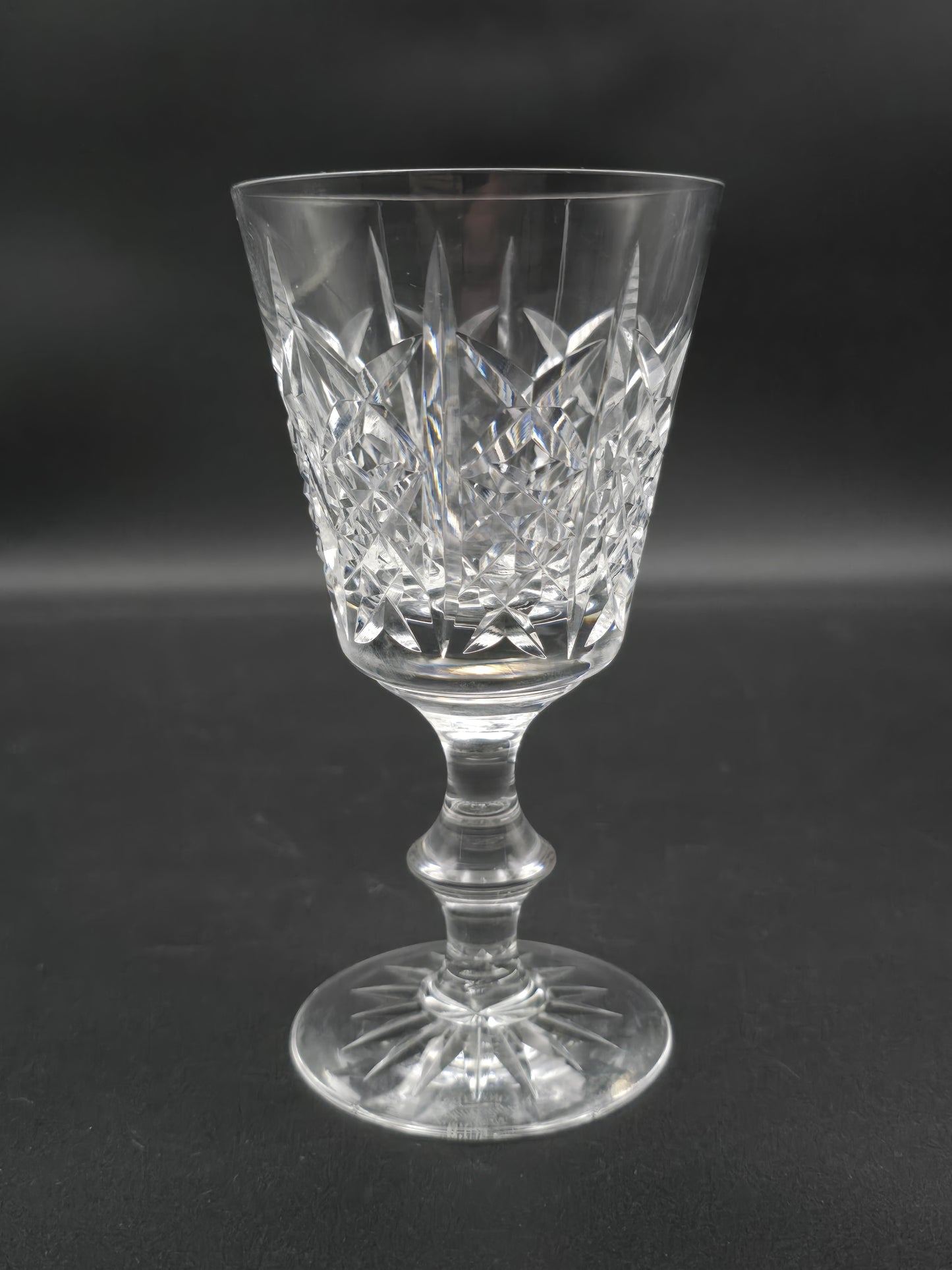 Set of 6 Edinburgh Crystal Highland pattern Crystal wine glasses 175ml. 15cm tall