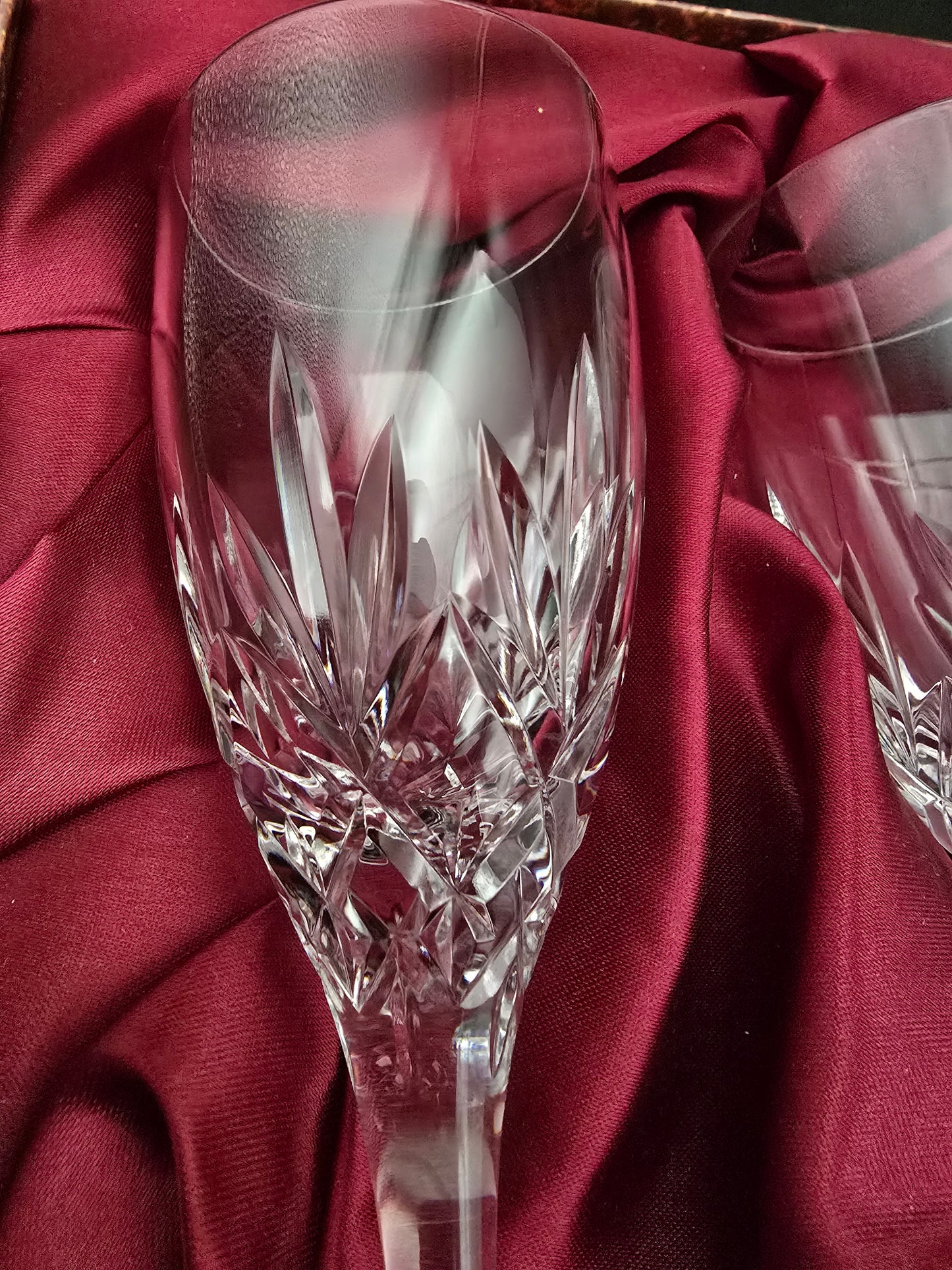 Set of 6 Royal Doulton International Crystal Champagne Flutes. Boxed 150ml.  18.5cm tall.