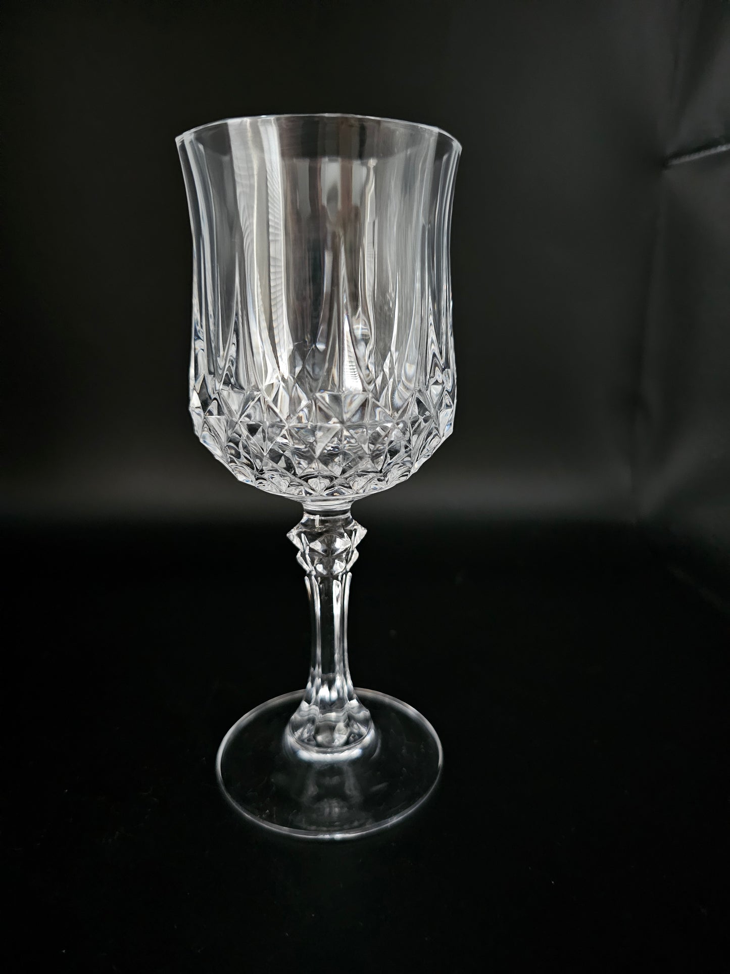 5 Crystal Wine Glasses. 175ml. 16.5cm tall