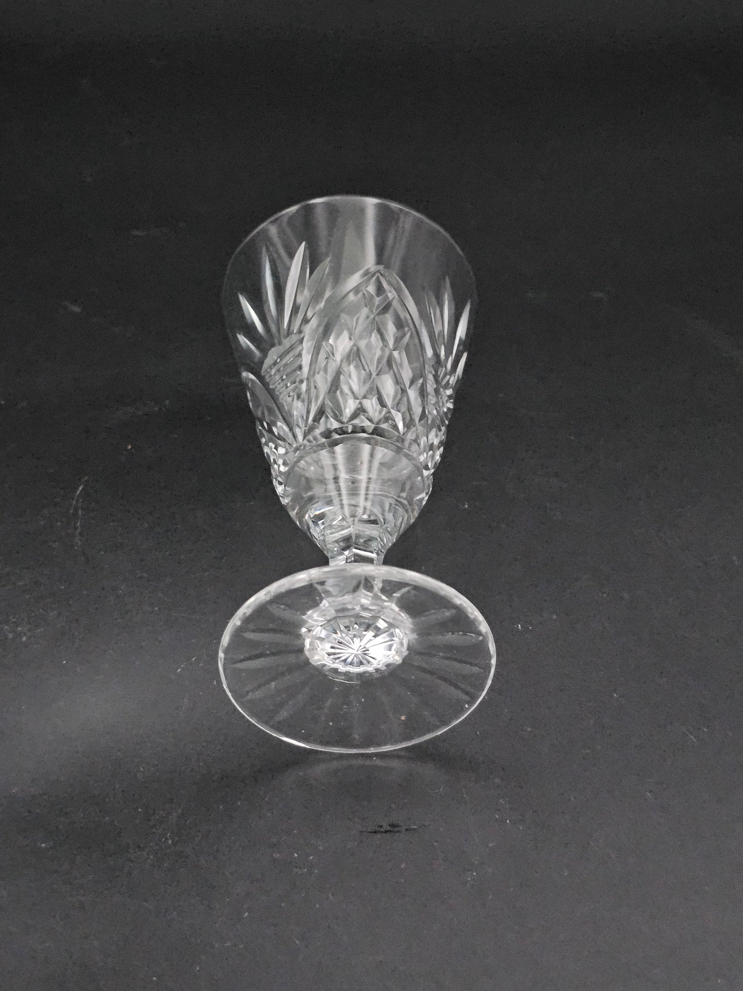 Stunning Set of 4 Crystal liqueur glasses 80ml