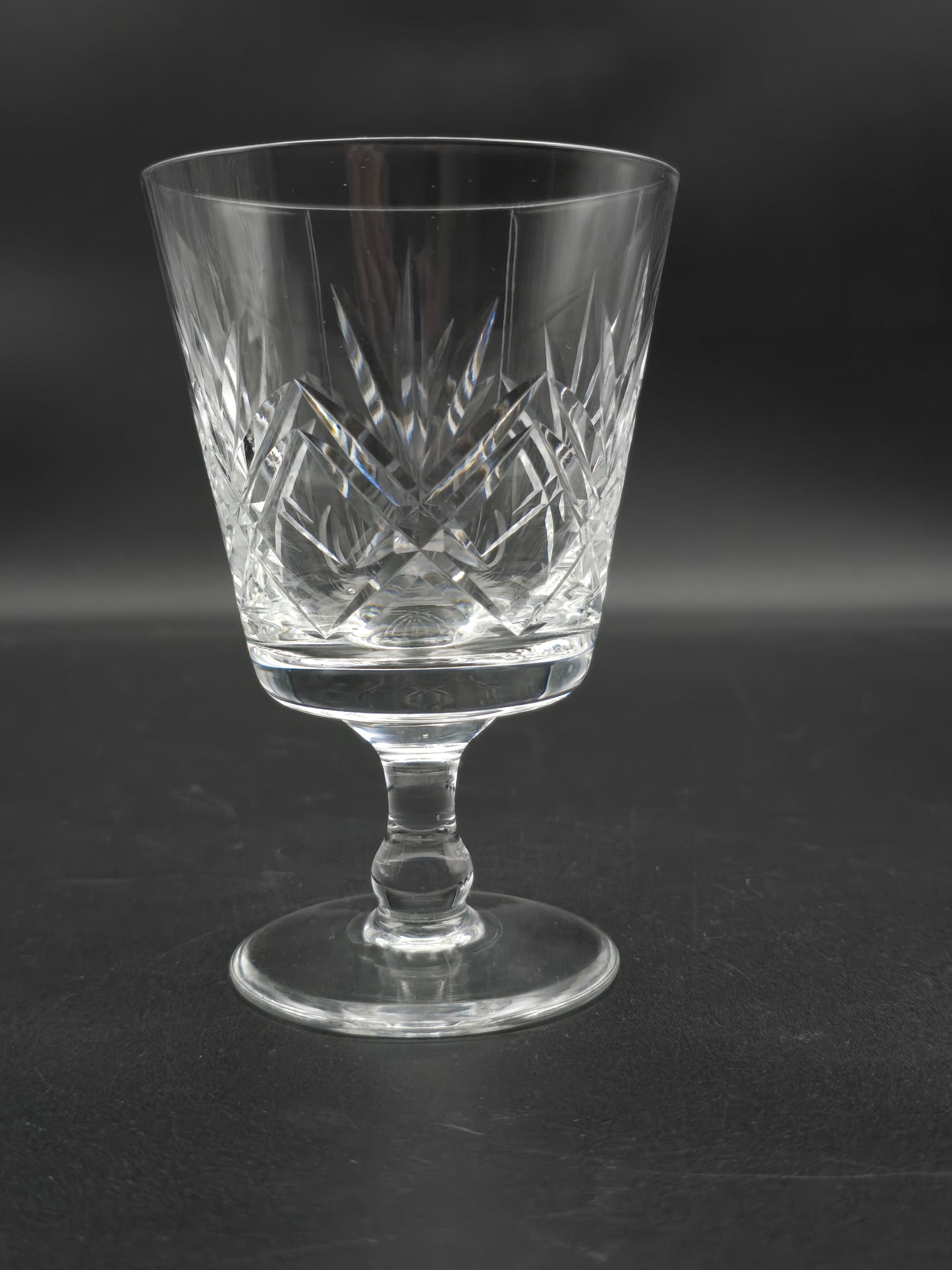 Set of 5 vintage Crystal wine glasses. 200ml.