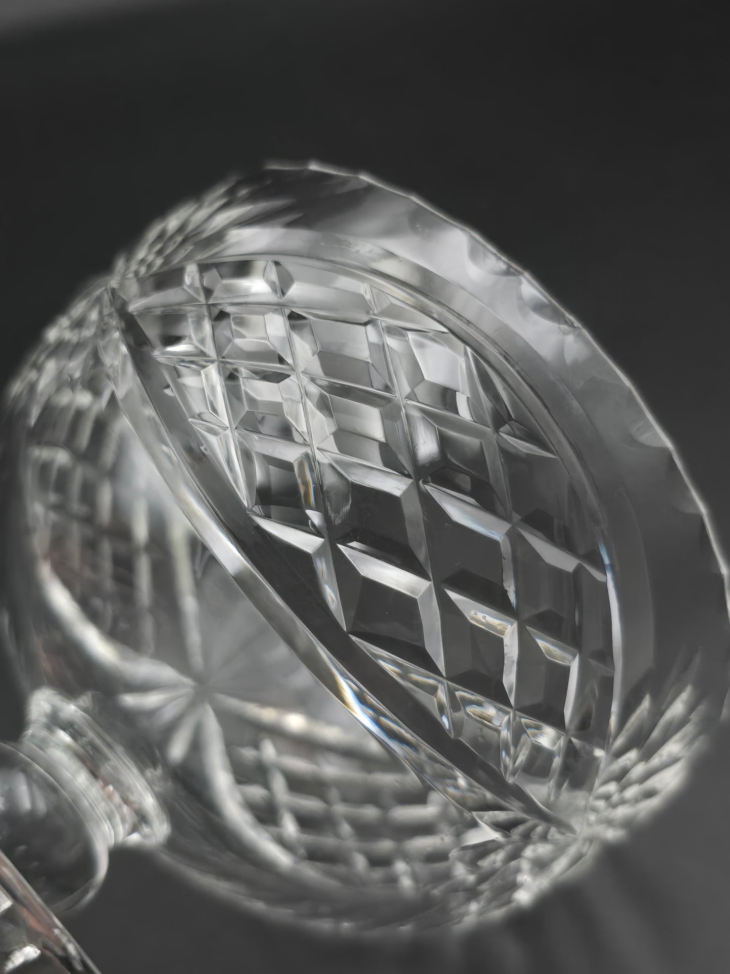 Beautiful vintage set of 6 Lipped Crystal starter or dessert saucer bowls