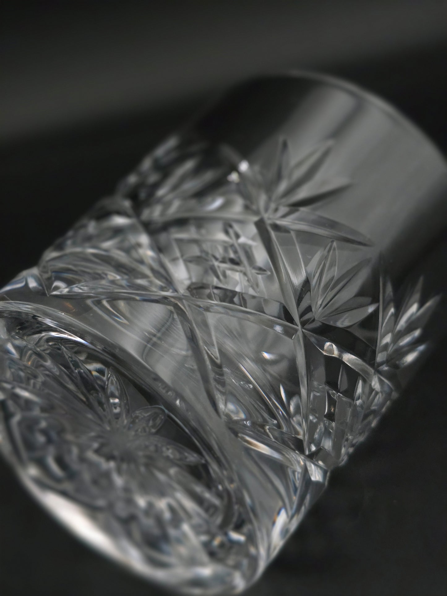 Vintage Heavy-Cut Lead Crystal Tumblers – 10 oz 8.5 cm Tall, Ideal for Whisky, Water or Juice