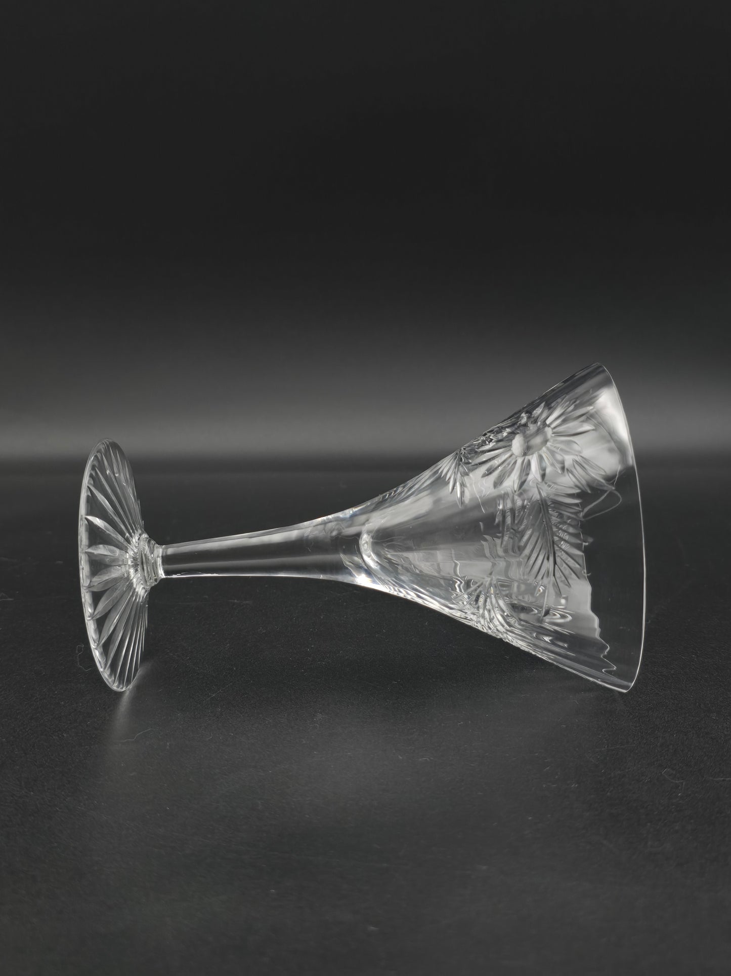 Set of Four Crystal Champagne or Cocktail Coupes – 200ml – Fern & Sunflower Cut Design with Star-Cut Base – 14cm Tall