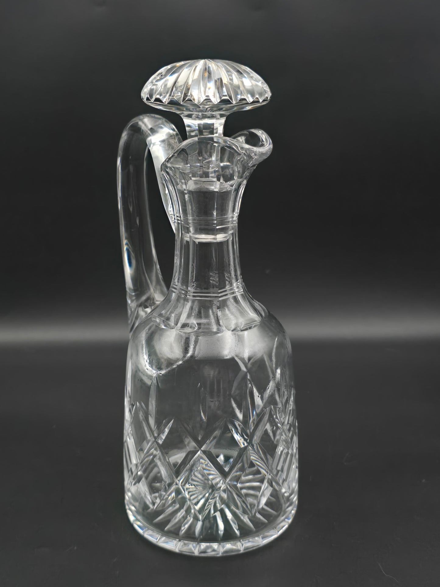 Vintage Crystal glass Carafe Decanter. 800ml. 23cm tall