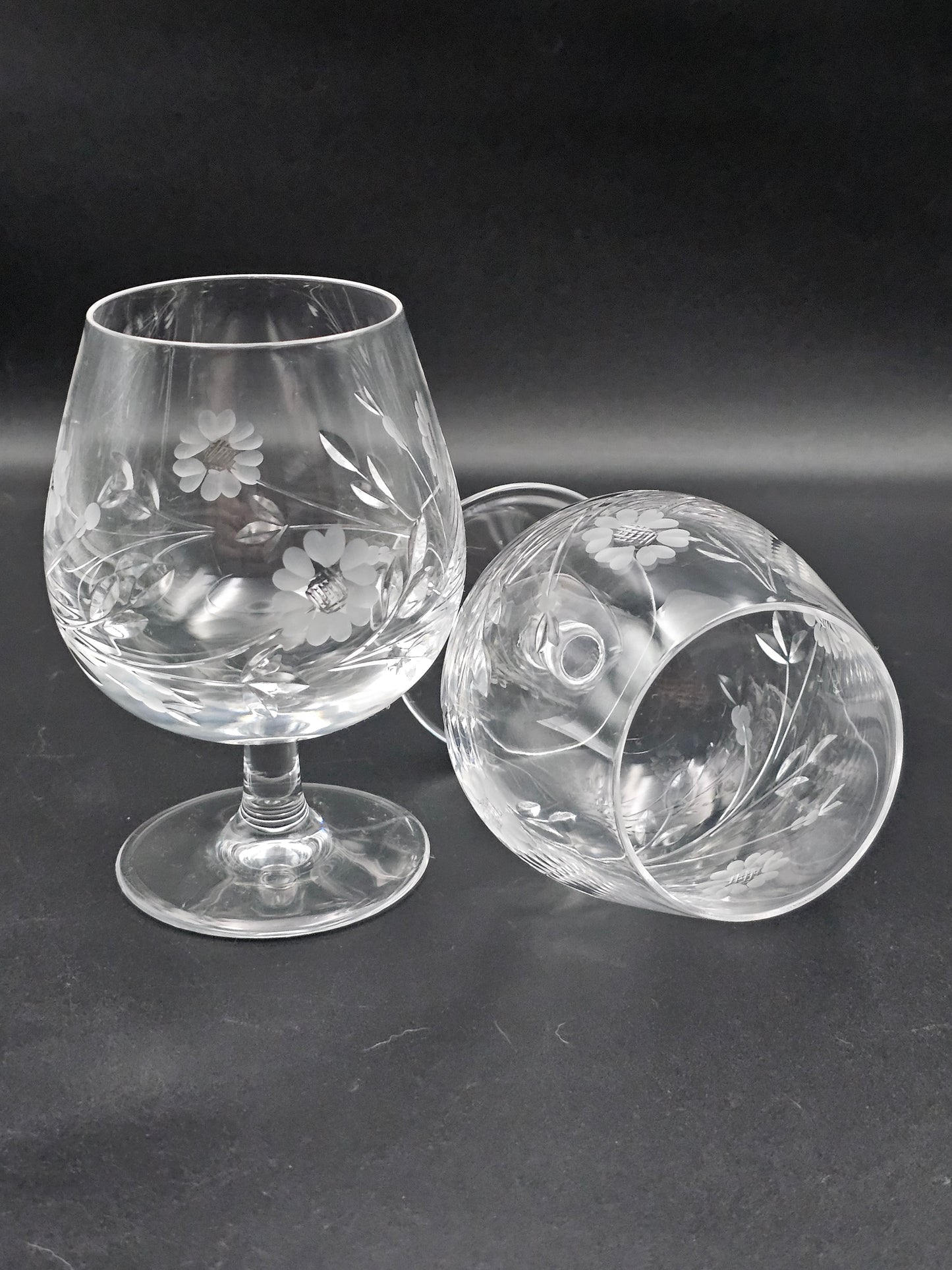 Beautiful pair of Crystal Brandy Cognac glasses 12oz