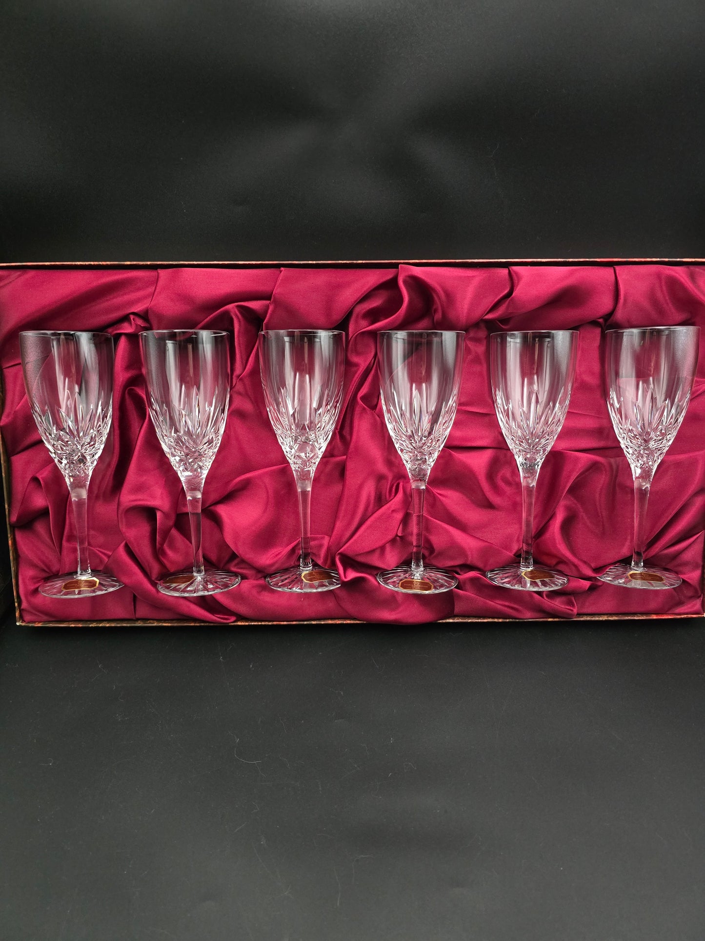 Set of 6 Royal Doulton International Crystal Champagne Flutes. Boxed 150ml.  18.5cm tall.