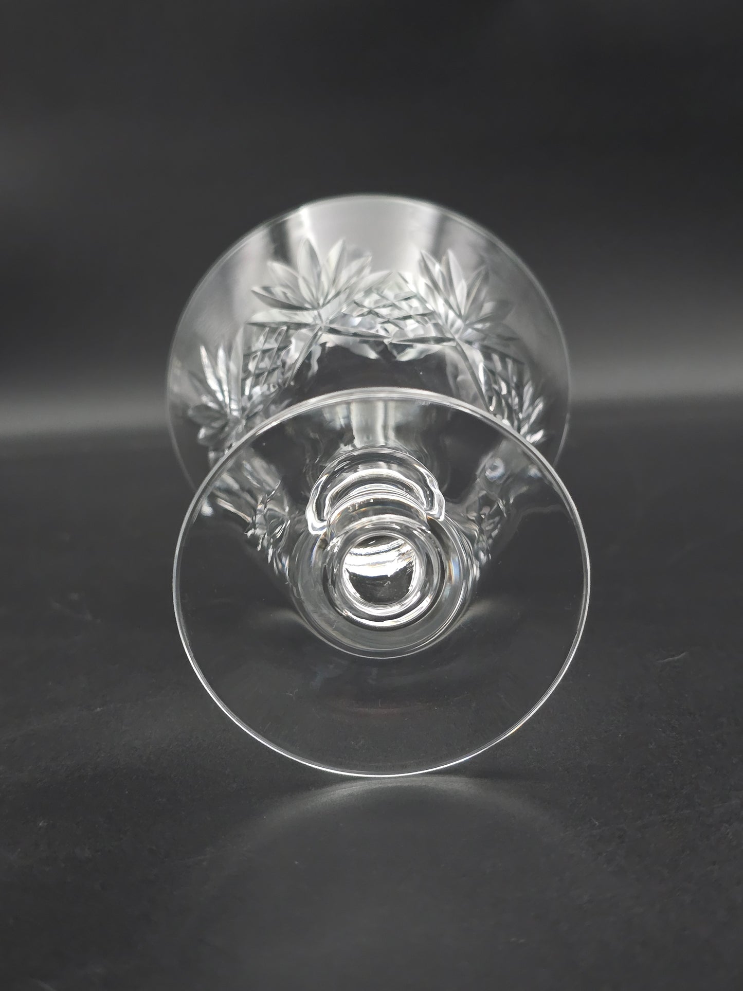 Set of 5 large Crystal champagne coupes. 200ml. 12cm tall