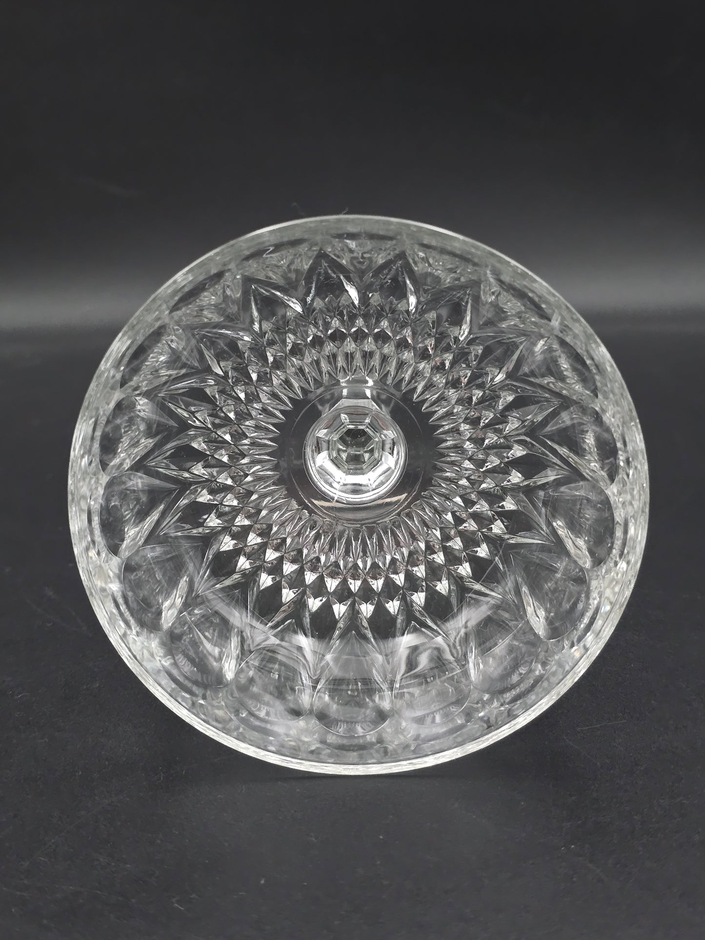 Set of 6 large Beautiful Glass Champagne coupes. 275ml
