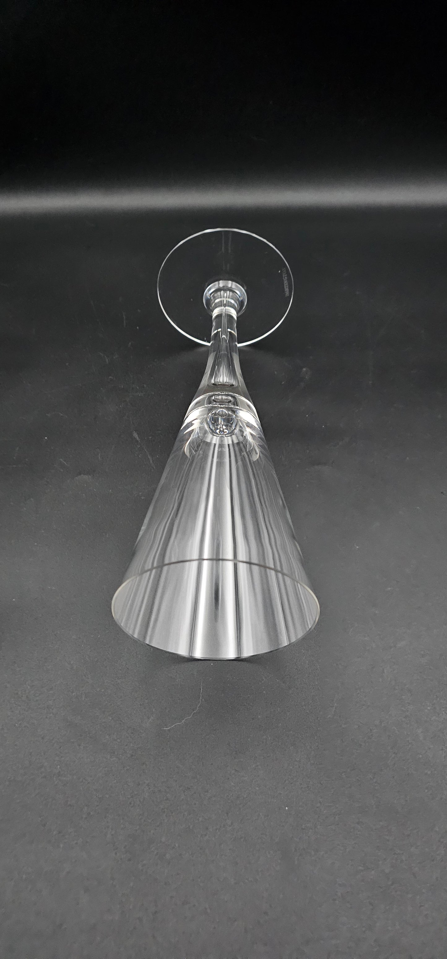 Set of 3 Large Dartington Sharon wine glasses. 300ml 22cm tall designed by Frank Thrower