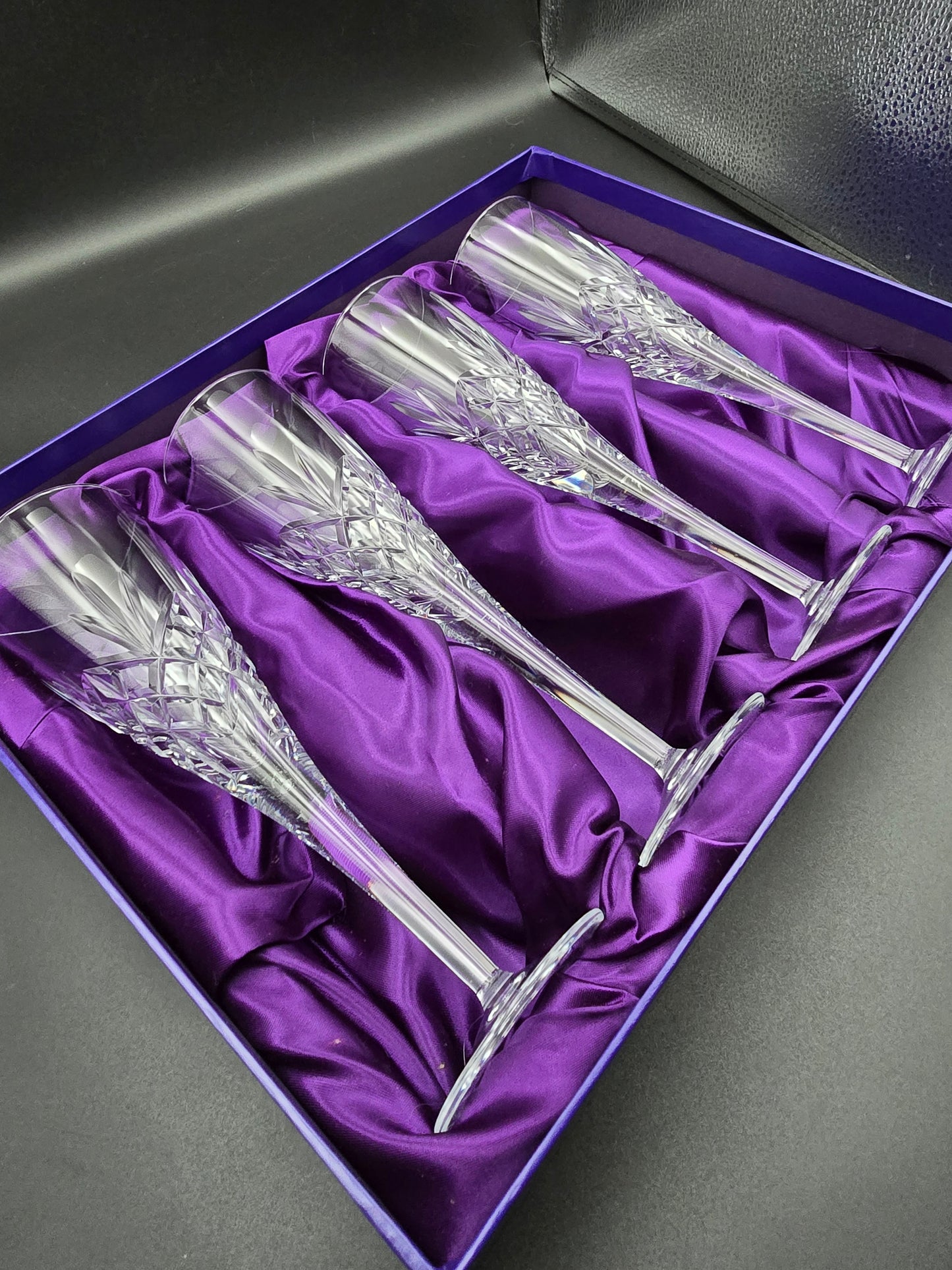 Set of 4 Large Edinburgh Crystal Glenshee Pattern Champagne flutes, Boxed 200ml 23cm tall