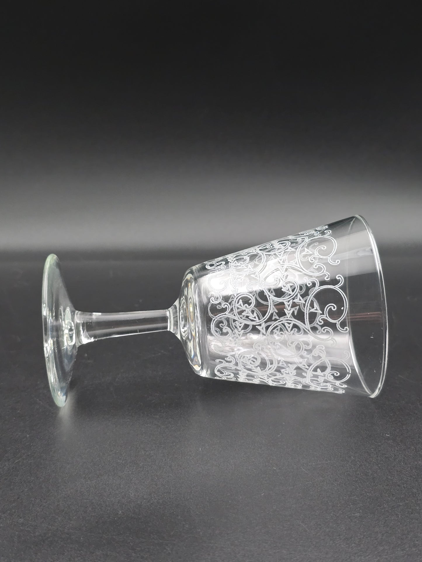Set of 6 Vintage Etched Glass Wine Goblets – 250ml, Swirl Design, 14cm Tall