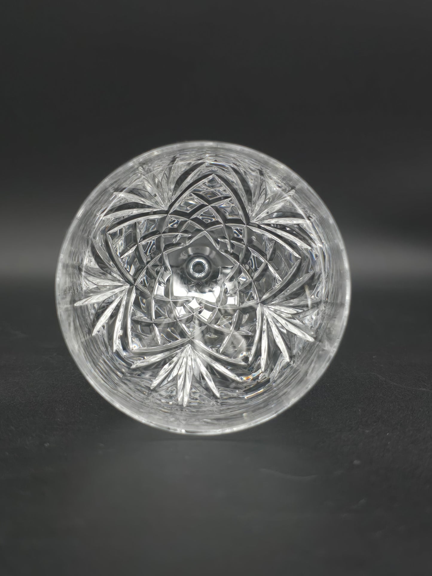 Pair of Vintage Etched Crystal Wine Glasses – Fern & Cross Pattern | 250ml | Slender Stem | 21.5cm Tall | Elegant & Unmarked