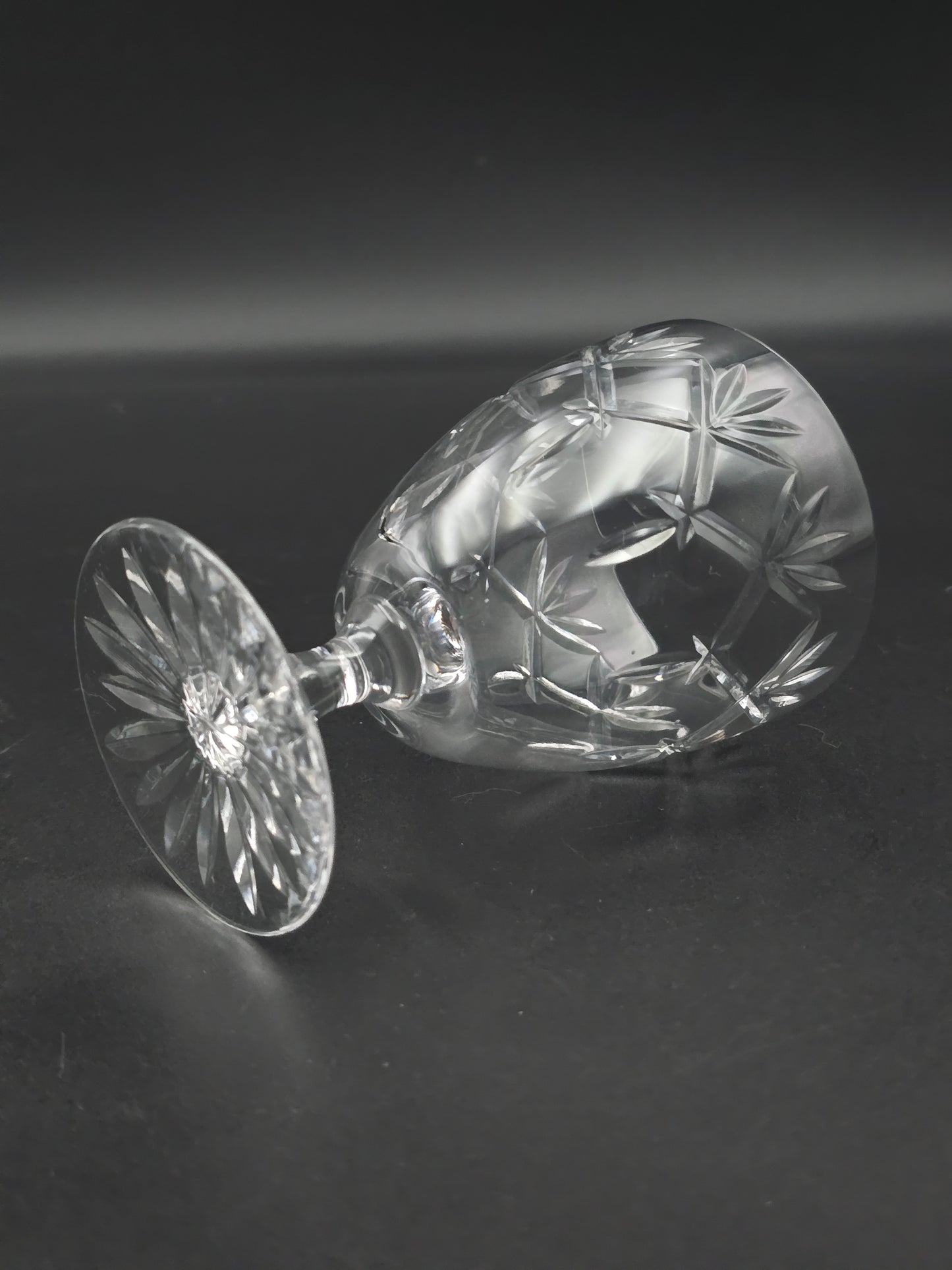 Beautiful vintage set of 6 Crystal wine glasses. 200ml