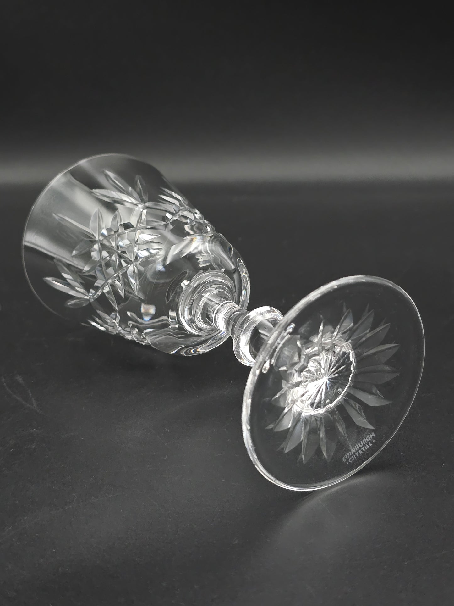 Set of 4 Edinburgh Crystal Wine Glasses Lomond pattern 200ml 15.5cm tall