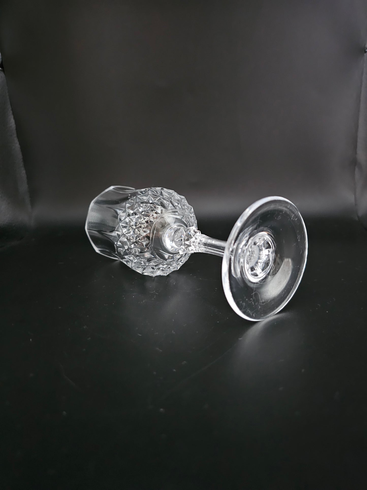 5 Crystal Wine Glasses. 175ml. 16.5cm tall