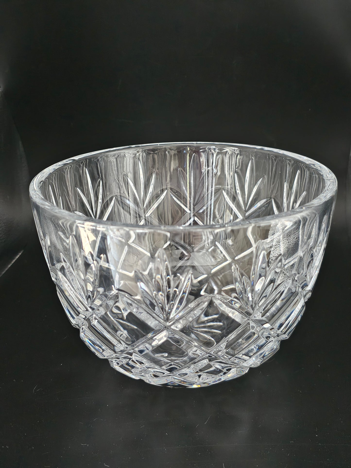 Large Waterford Irish Crystal Bowl. 21cm. 8.5"