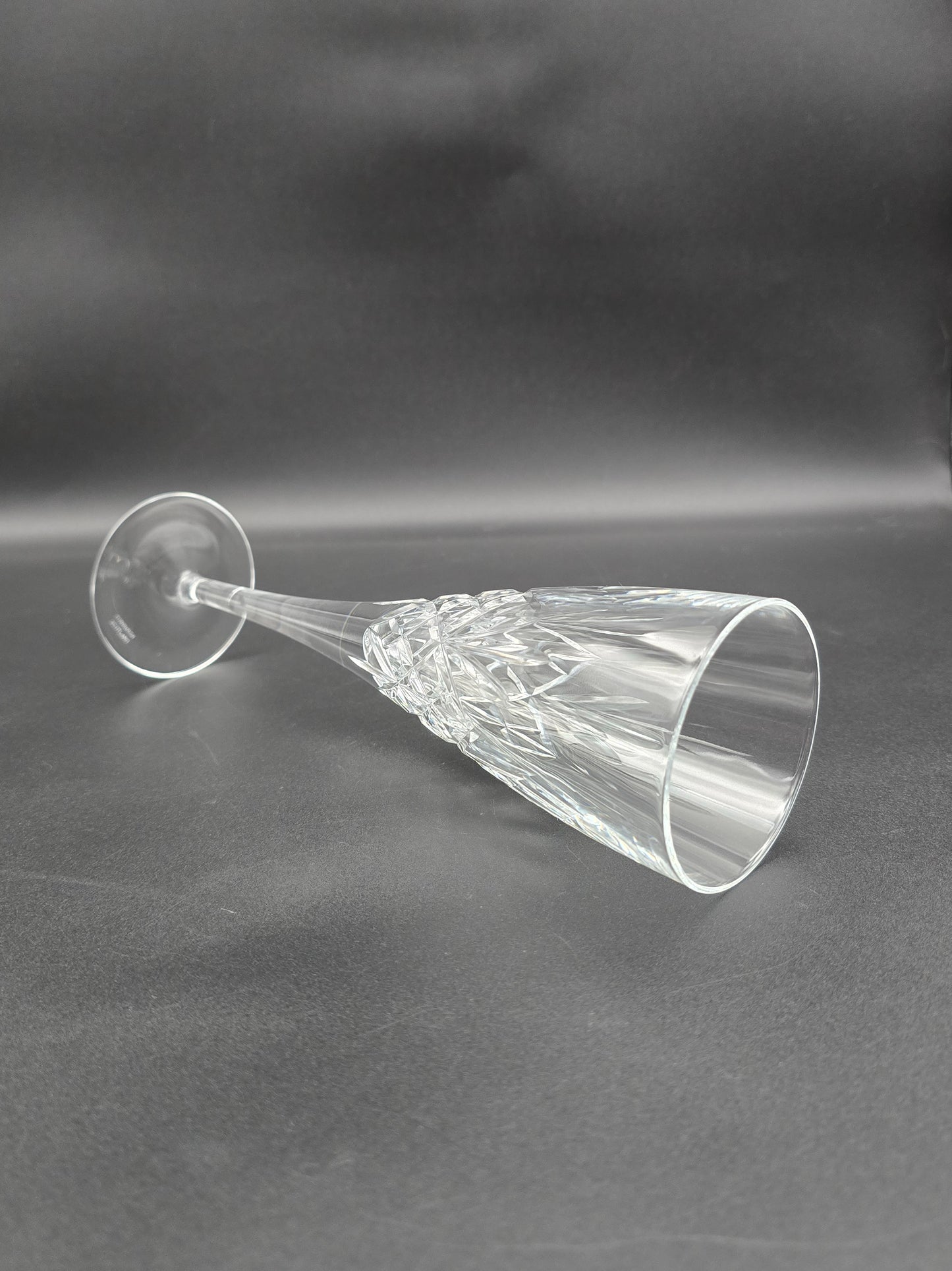 Set of 4 Large Edinburgh Crystal Glenshee Pattern Champagne flutes, Boxed 200ml 23cm tall