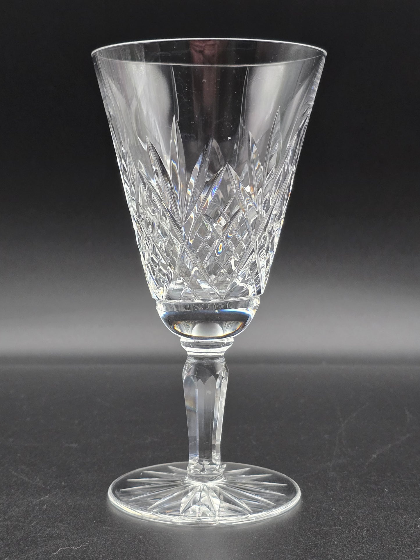 Beautiful vintage set of 6 British Crystal large Wine glasses. 275ml. 17cm tall.