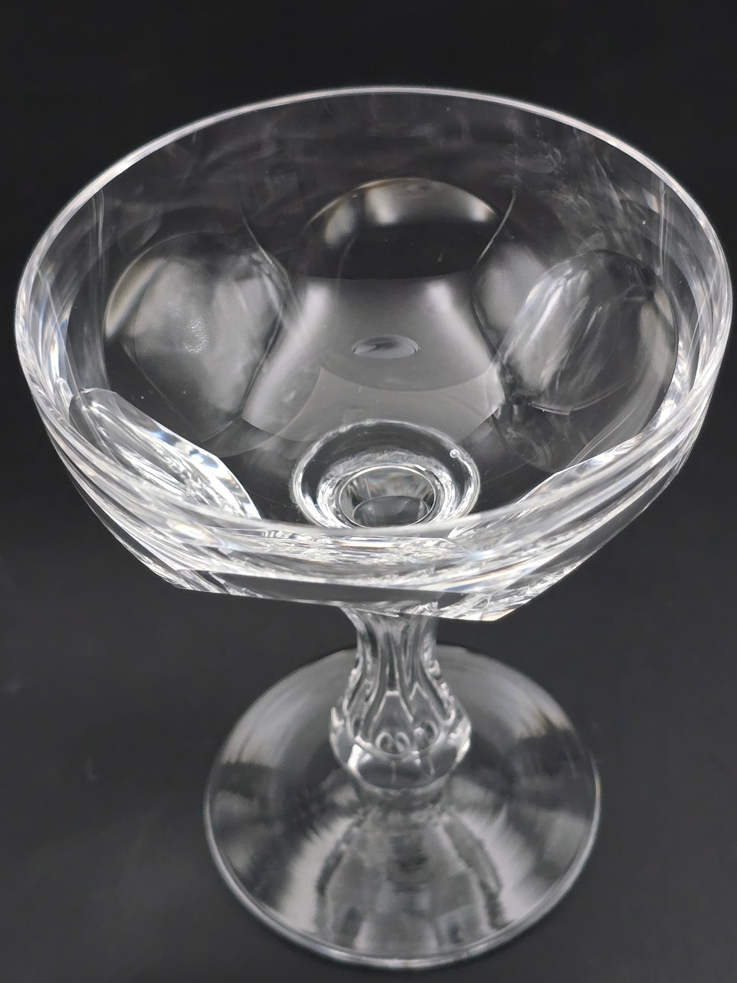 Set of 8 Contemporary Crystal glass Champagne coupes 165ml