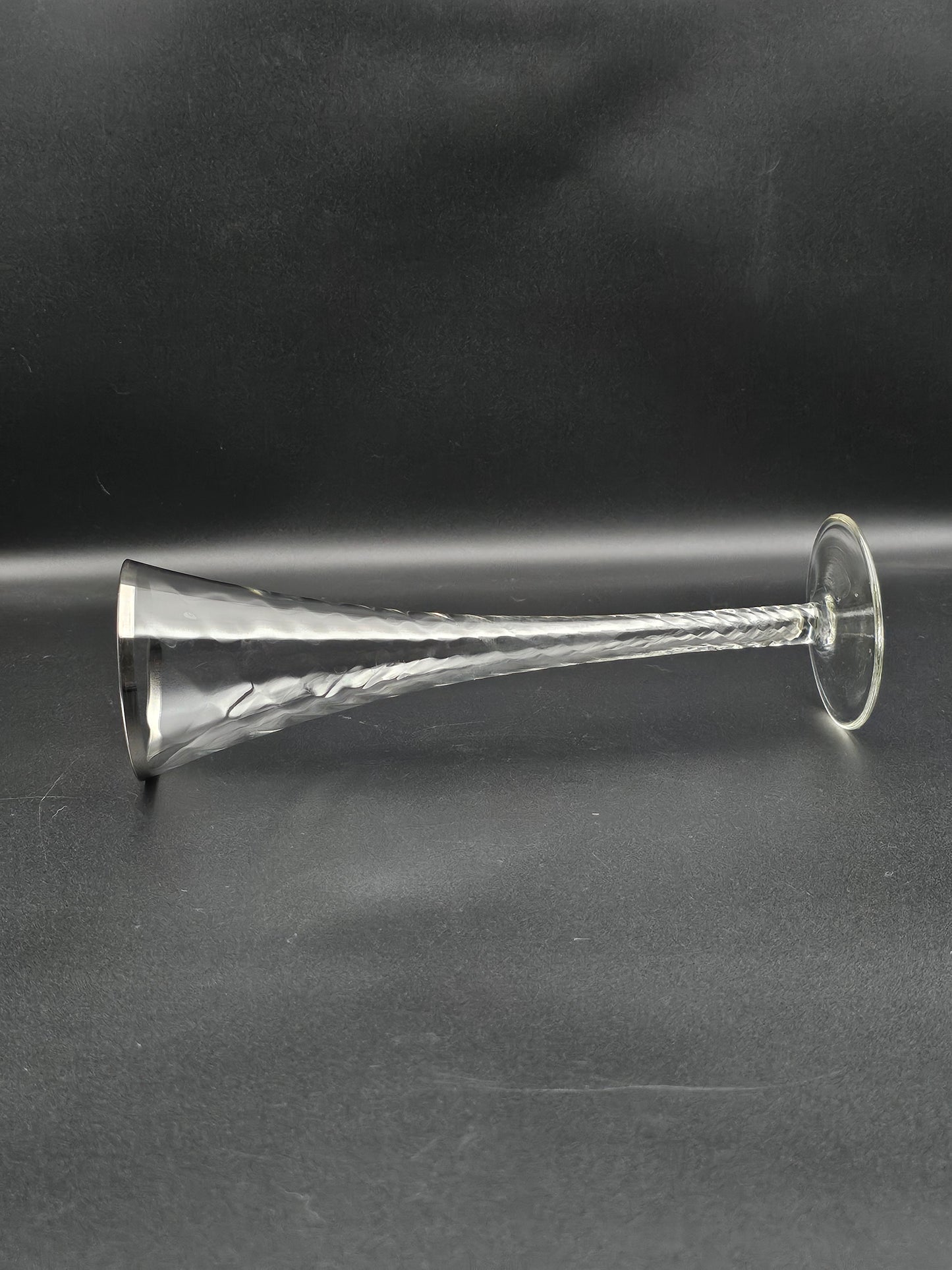 5 Hollow stemmed Tall Crystal Champagne flutes with silver coloured rims. 25cm tall. 200ml