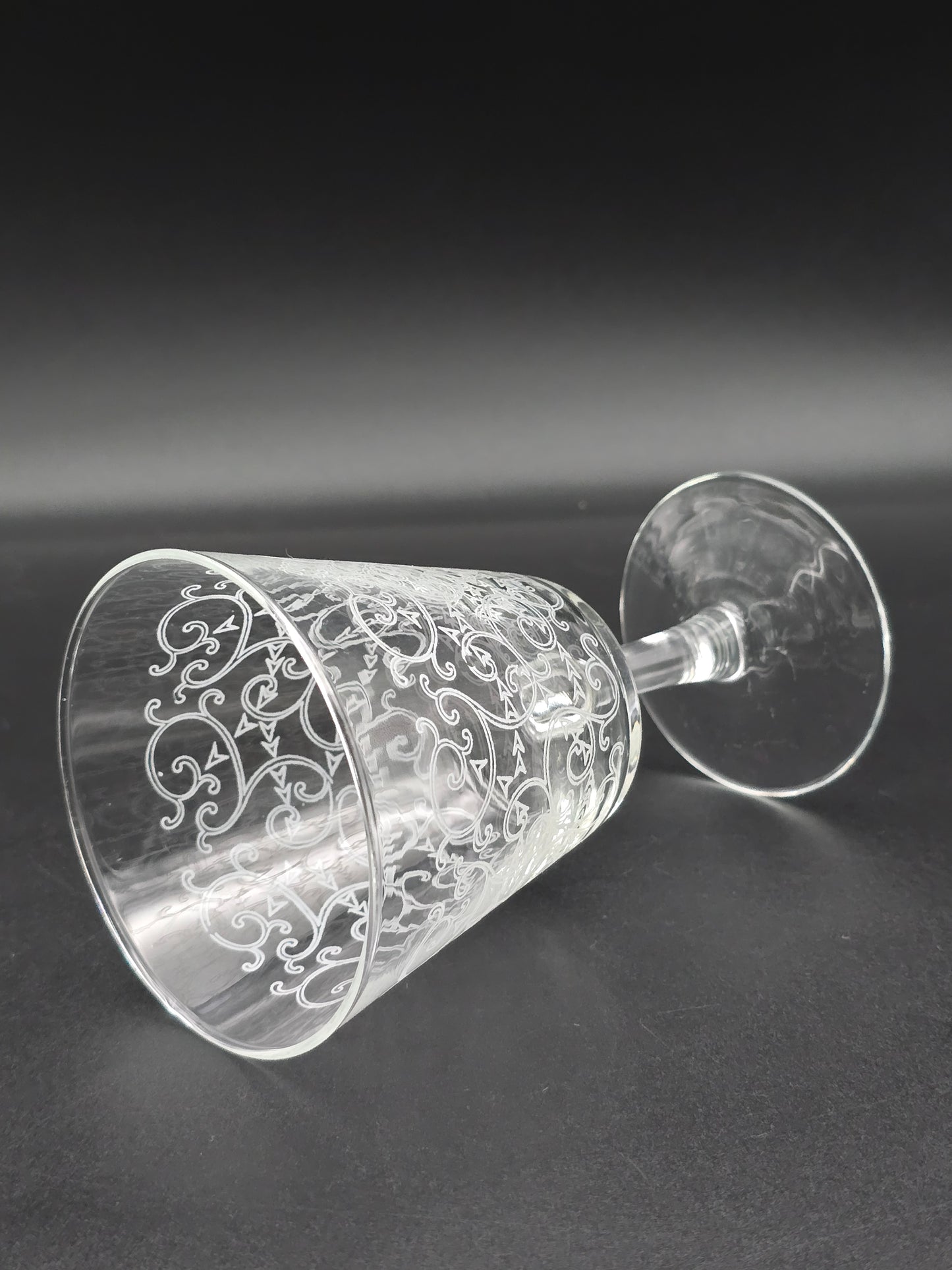 Set of 6 Vintage Etched Glass Wine Goblets – 250ml, Swirl Design, 14cm Tall