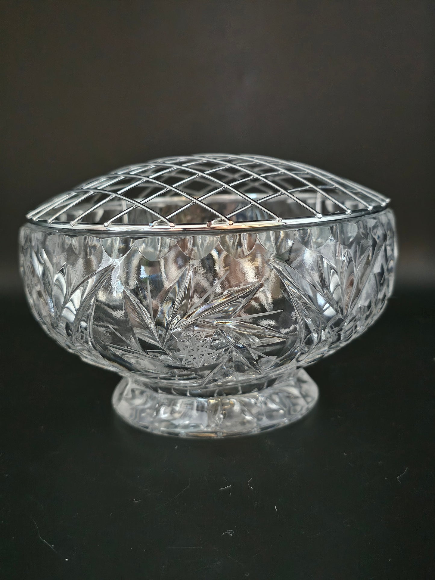 Stunning vintage Crystal Rose Bowl. 6"