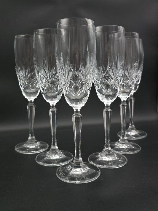 Set of 6 Tall Crystal Champagne Flutes. 23cm tall. 200ml