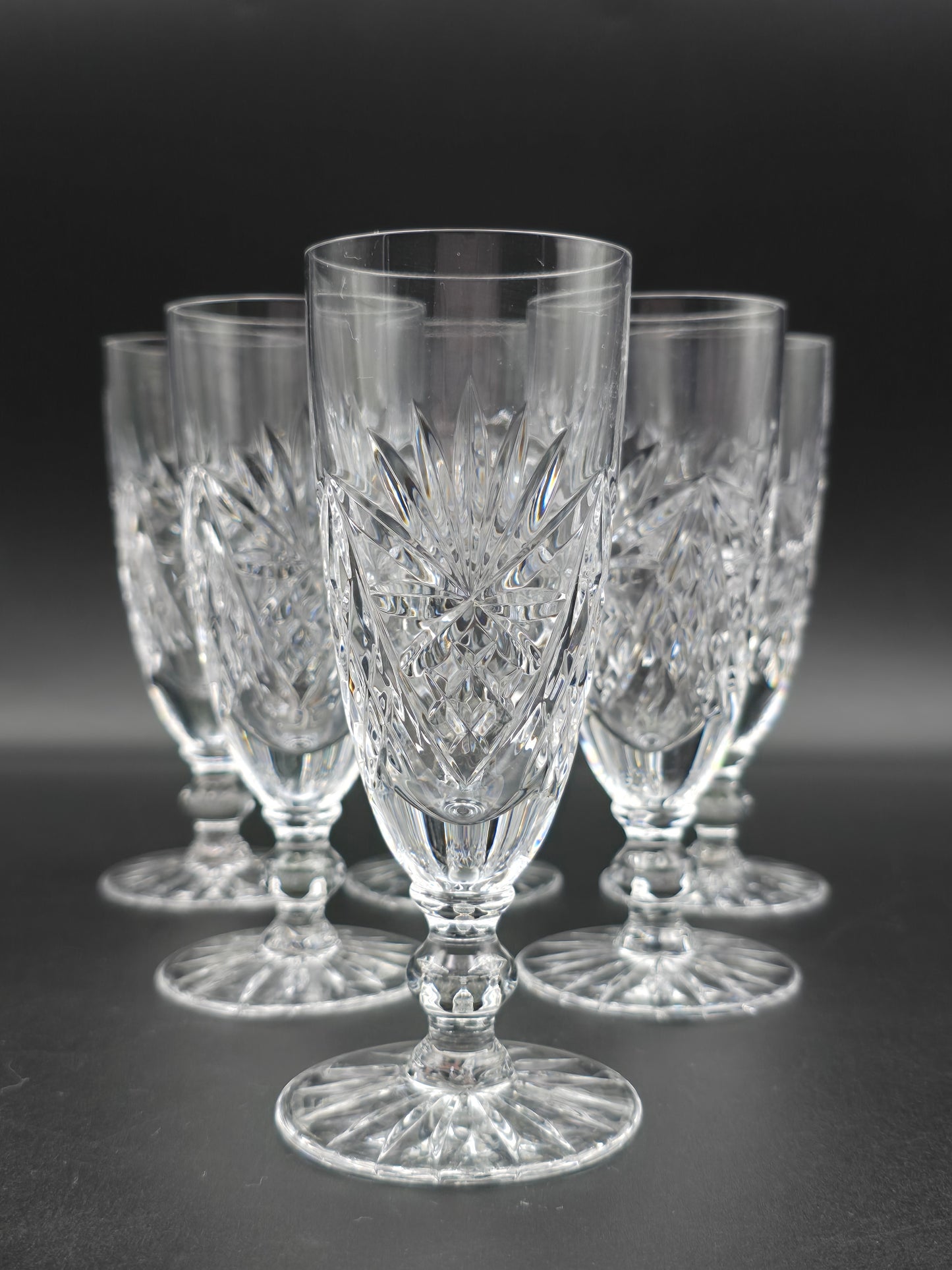 Set of 6 small Crystal Champagne Flutes – Knopped Stem and star cut base– 14.5cm Tall – Vintage British Glassware – Immaculate Condition. 135ml