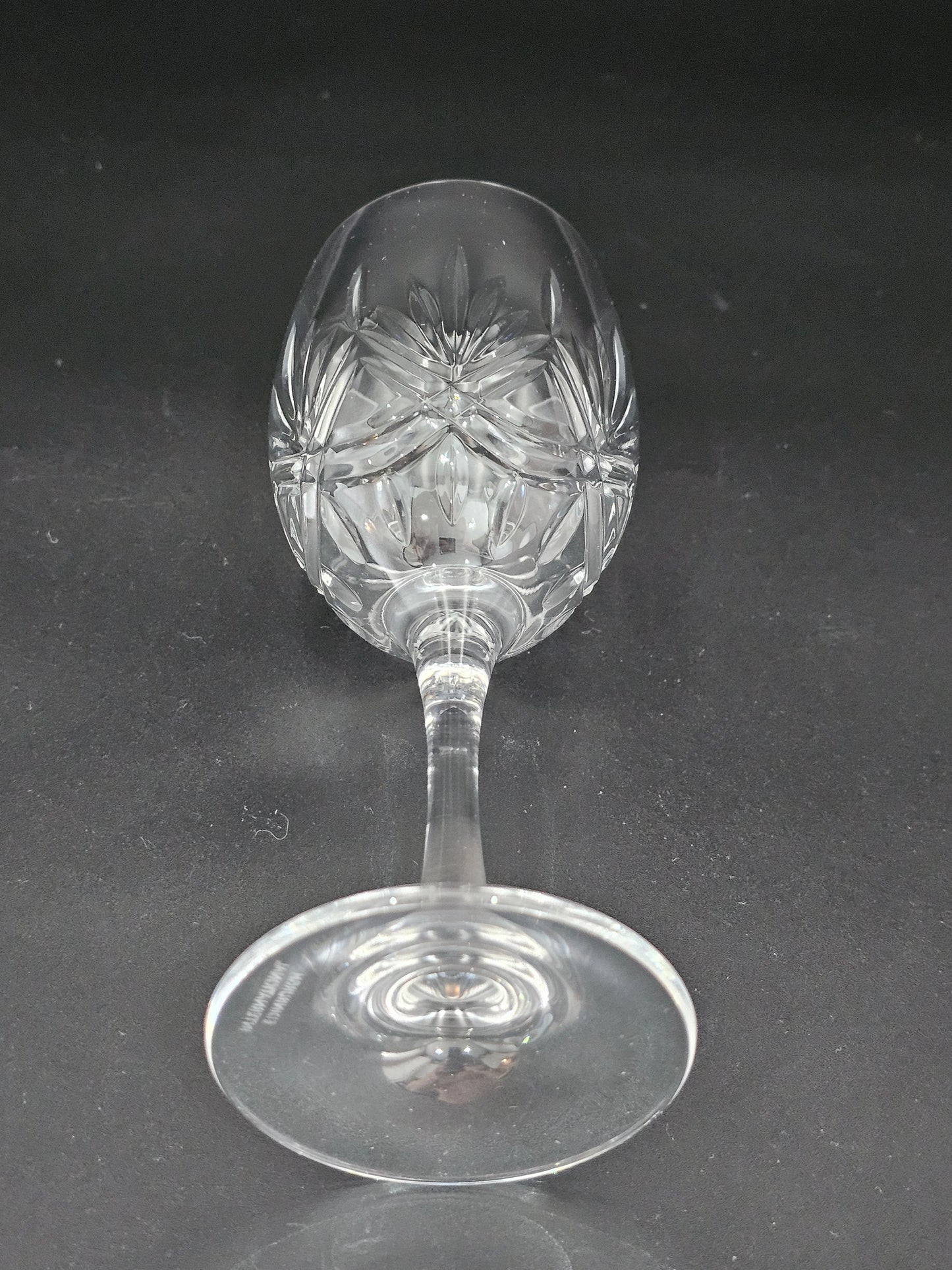 Edinburgh Crystal Serenade Pattern set of 6 Crystal wine glasses. 200ml. Boxed.