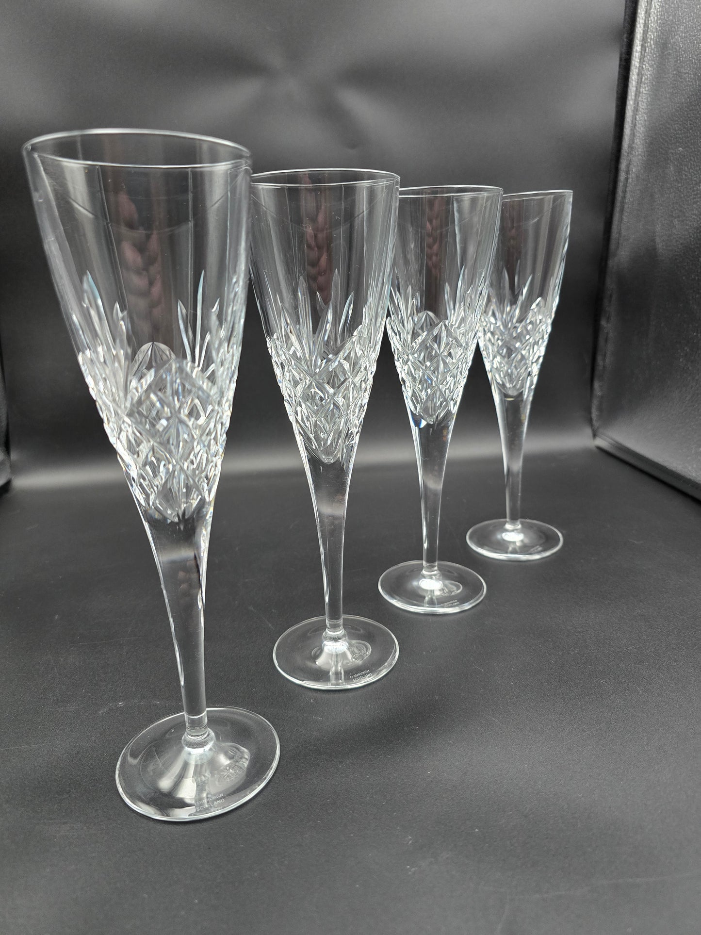 Set of 4 Large Edinburgh Crystal Glenshee Pattern Champagne flutes, Boxed 200ml 23cm tall