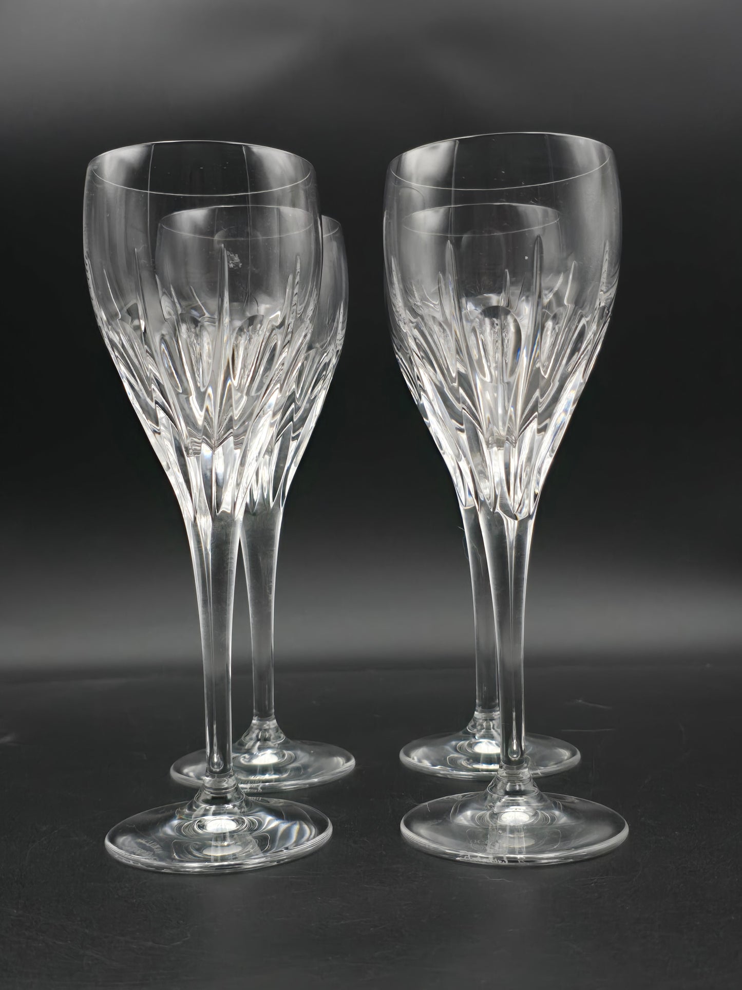 Set of 4 Waterford Nocturne Tranquility Wine Glasses – 200 ml, 19.5 cm Tall, Thumbprint & Vertical Cuts
