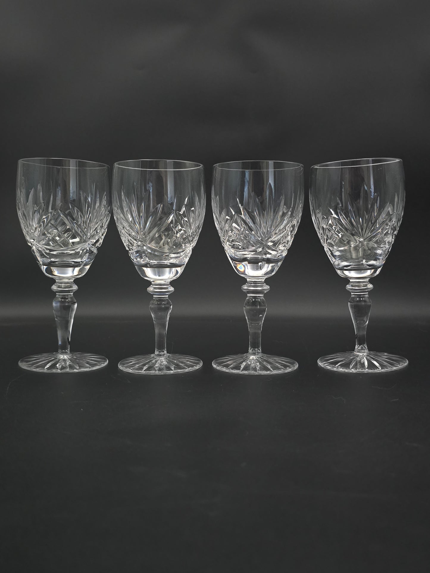 Set of 4 Edinburgh Crystal Stirling Pattern Crystal wine glasses. 200ml. 15.5cm tall.