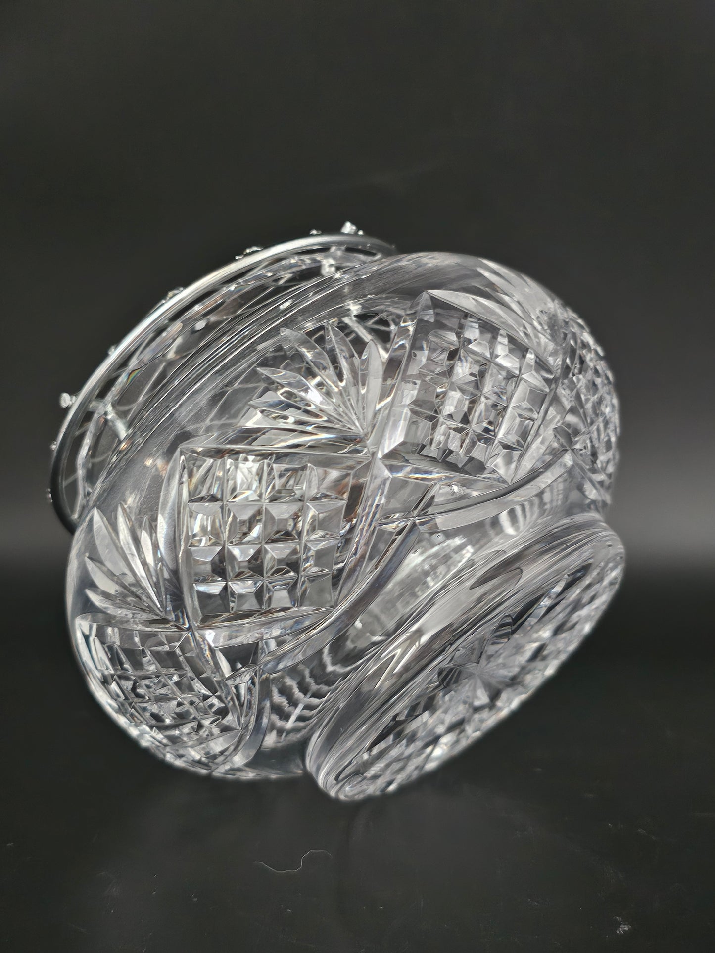 Small Crystal Rose Bud Bowl.11cm tall.