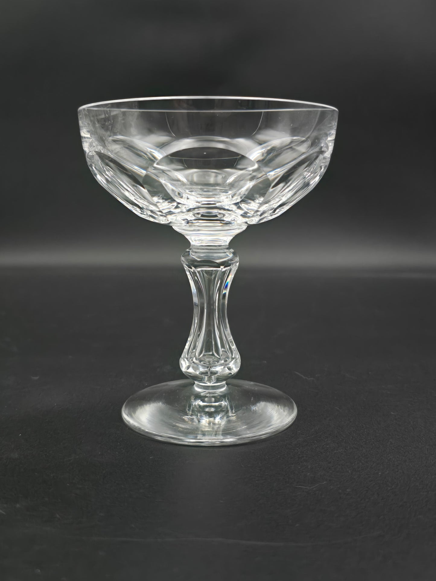 Set of 8 Contemporary Crystal glass Champagne coupes 165ml