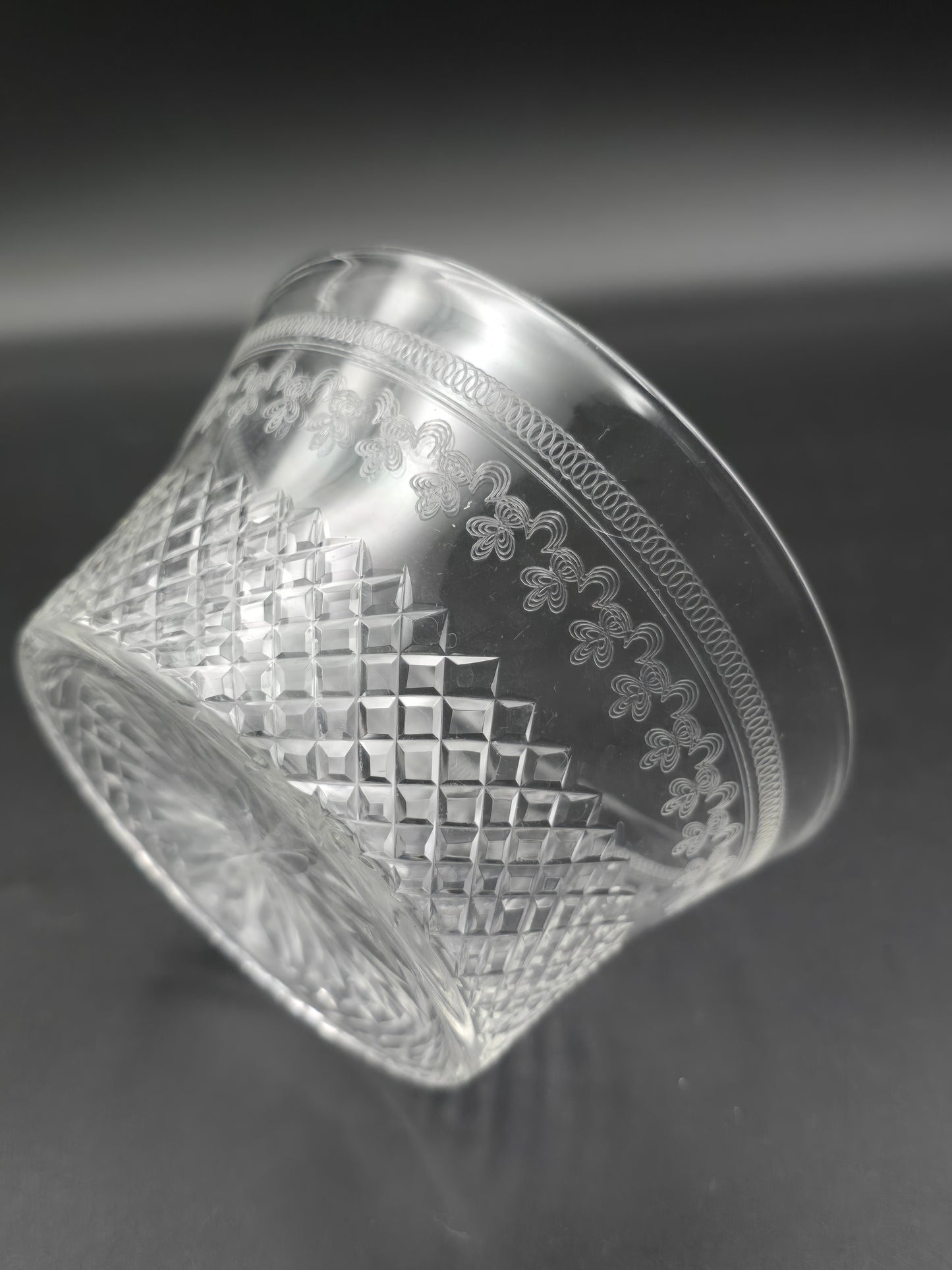 Set of 6 Lady Hamilton Pall Mall Crystal Bowls. 11.5cm wide.
