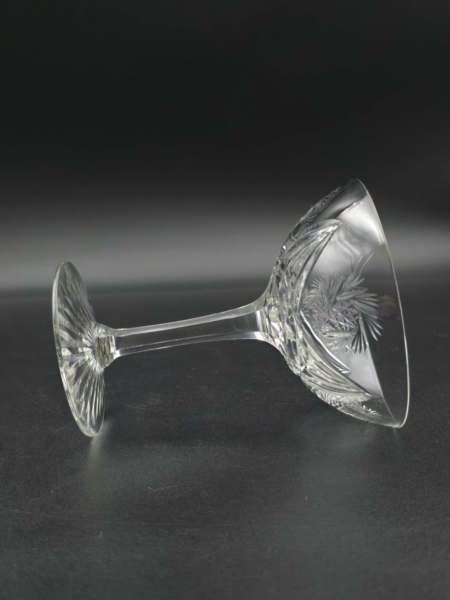 Vintage Hand-Cut Crystal Champagne Coupes – Set of 4 Elegant 165ml Coupe Glasses with Star Cut Base & Textured Stems, Art Deco Style