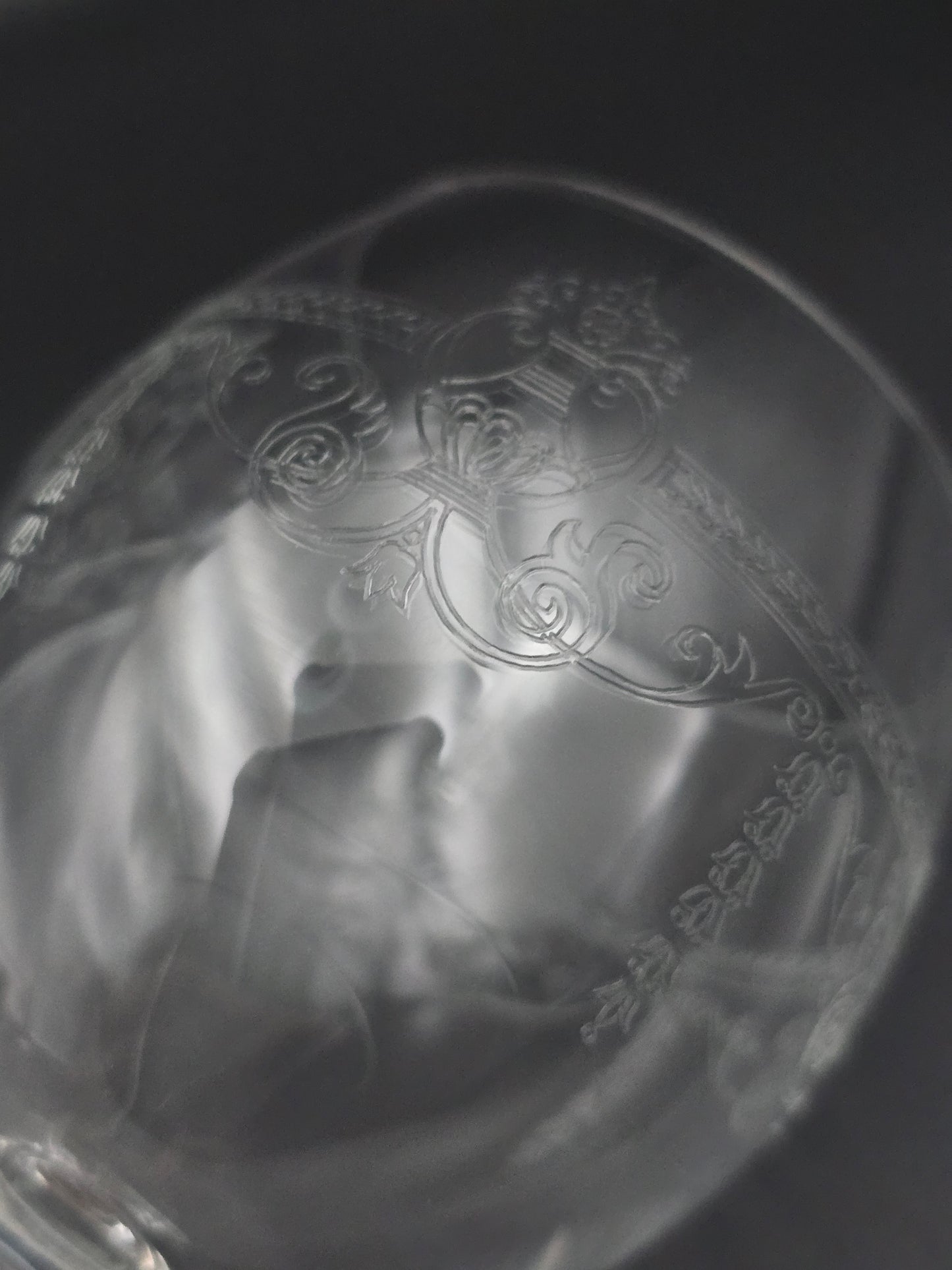 Set of 4 Vintage etched Durand Dampierre Crystal Wine Glasses. 200ml. 18.5cm tall