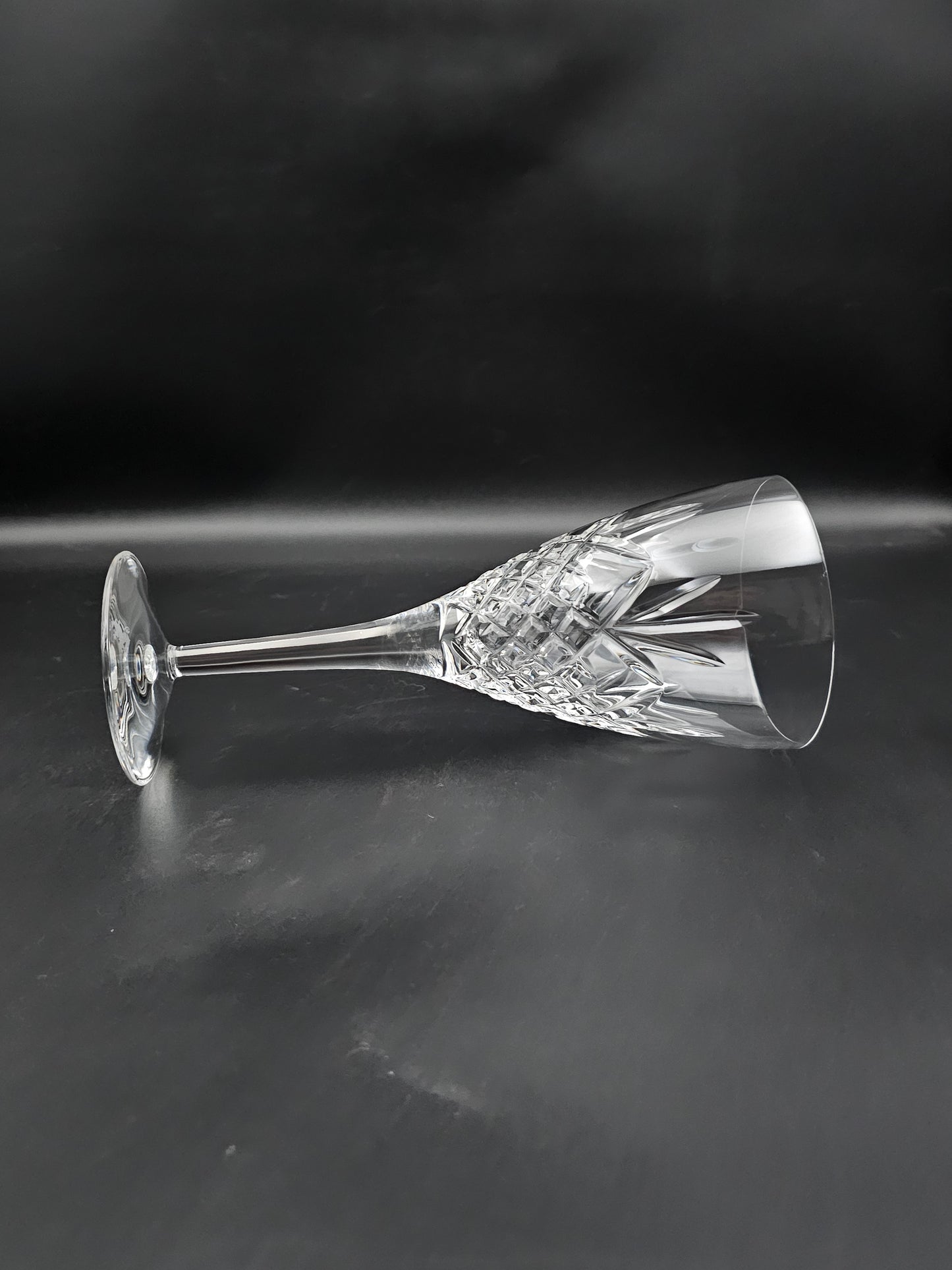 Set of 4 Royal Doulton large Crystal wine glasses 20cm tall 275ml
