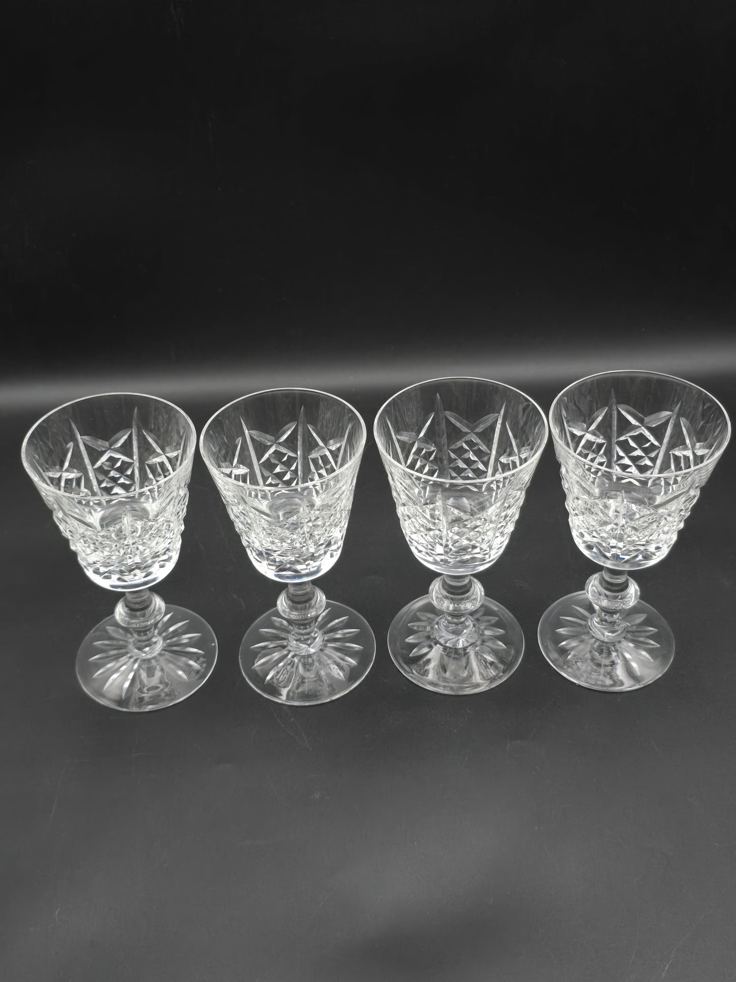 Set of 4 Edinburgh Crystal Highland pattern small Crystal wine glasses 150ml. 13.5cm tall
