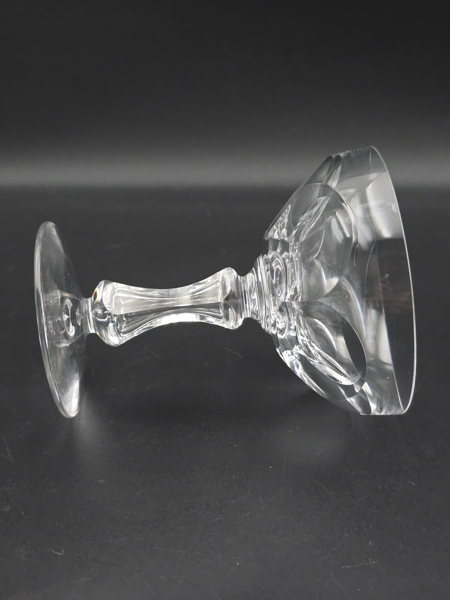 Set of 8 Contemporary Crystal glass Champagne coupes 165ml