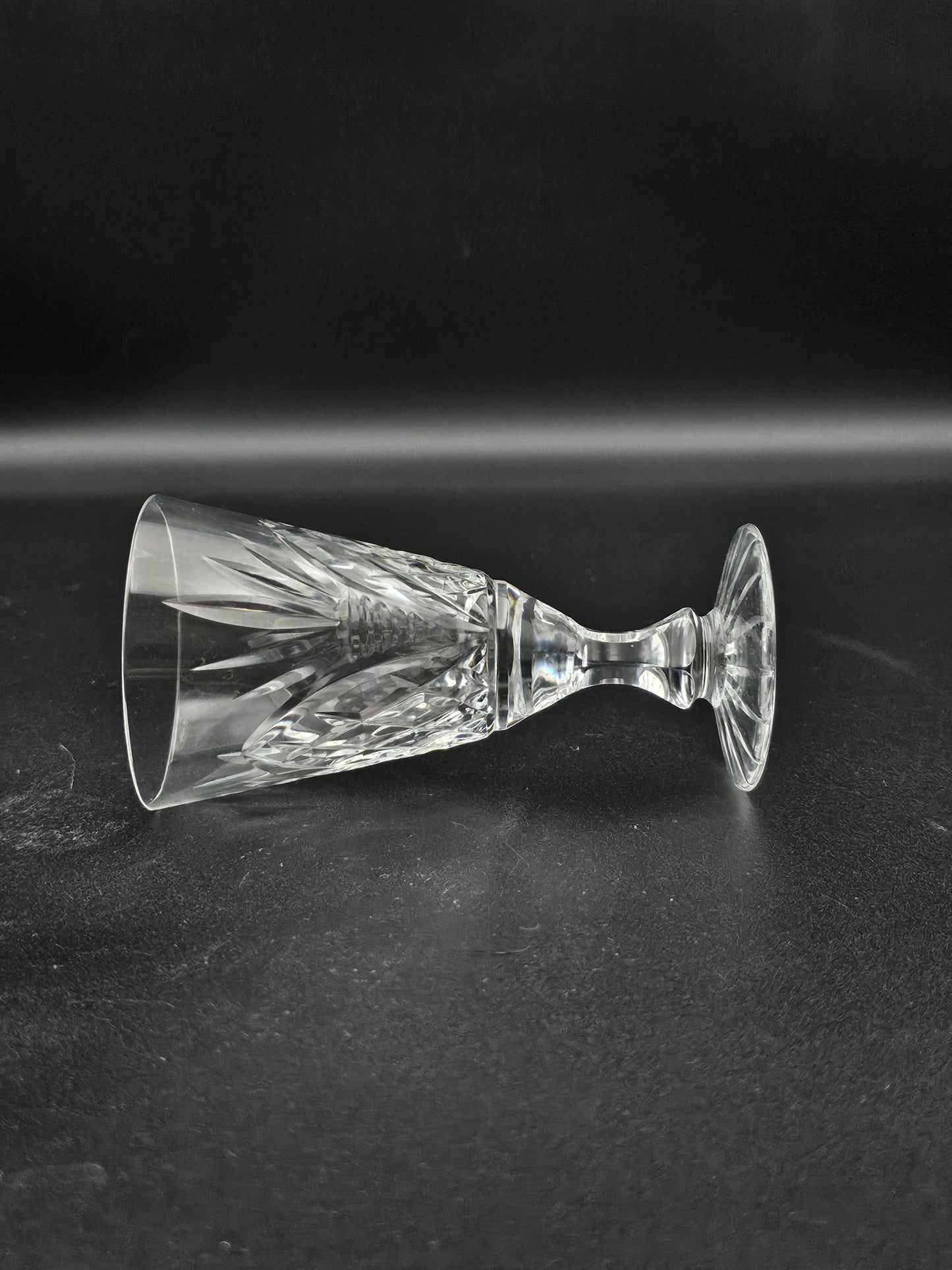 Stunning Set of 4 Crystal liqueur glasses 80ml