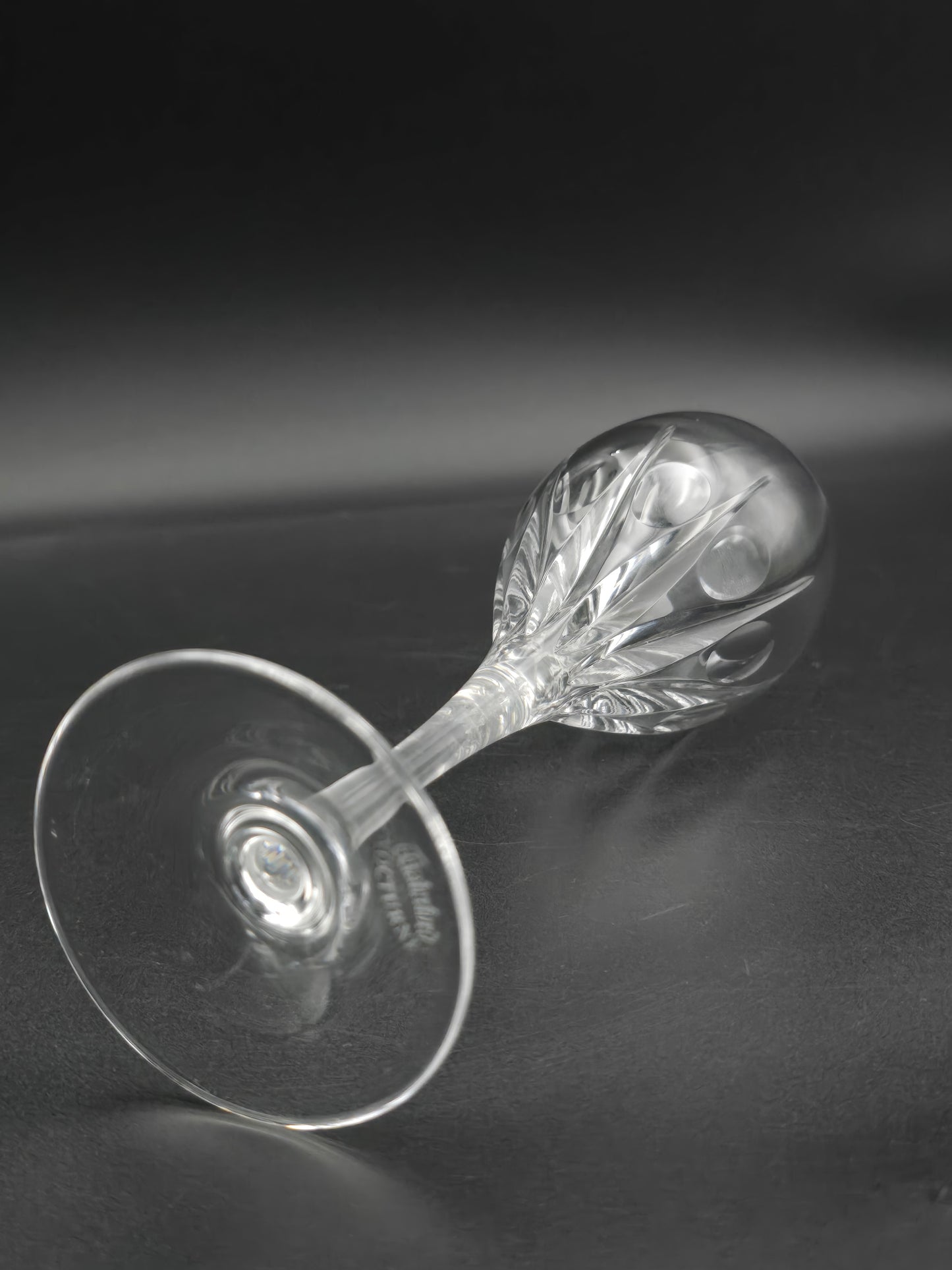 Set of 4 Waterford Nocturne Tranquility Wine Glasses – 200 ml, 19.5 cm Tall, Thumbprint & Vertical Cuts