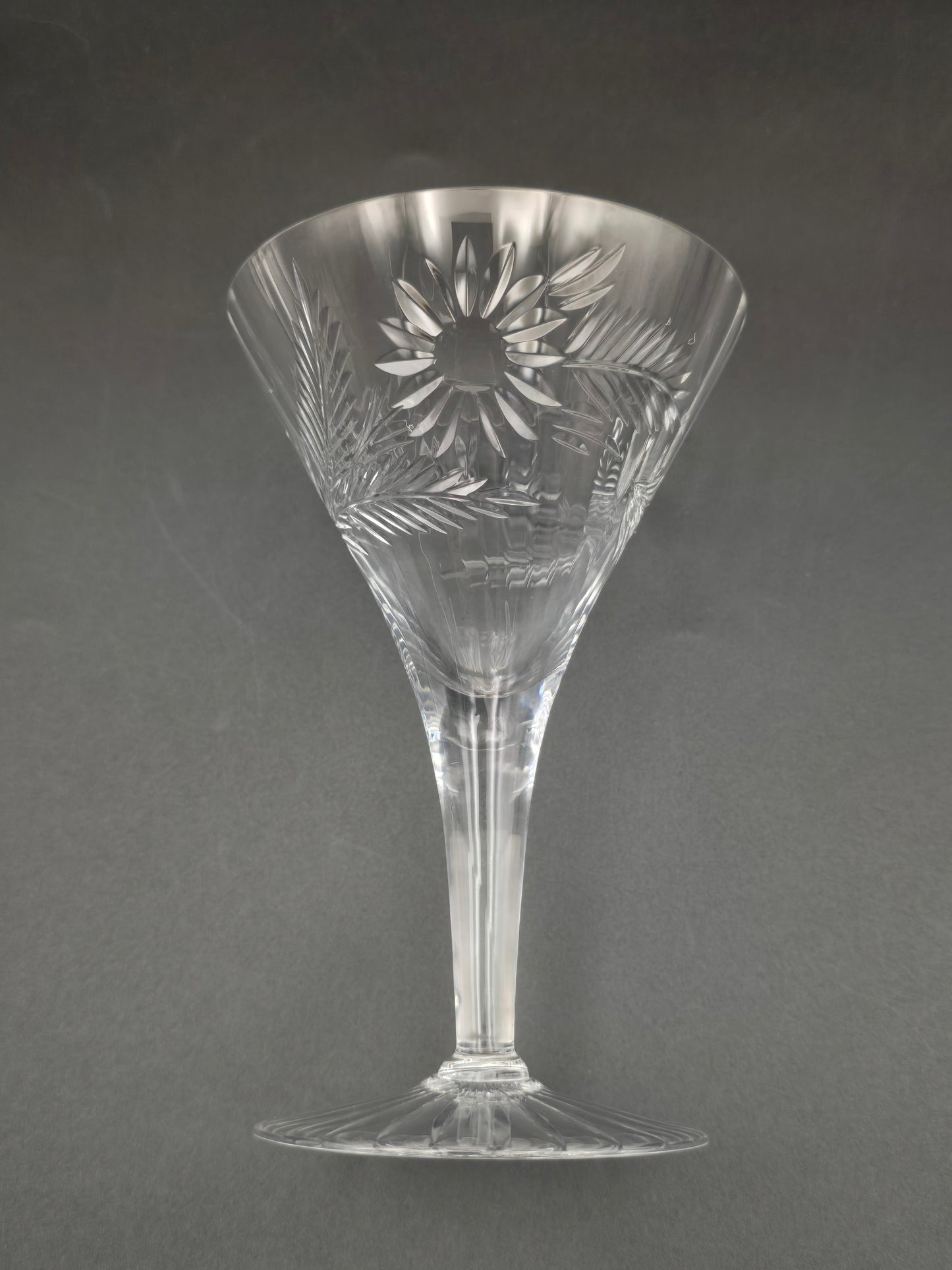 Set of Four Crystal Champagne or Cocktail Coupes – 200ml – Fern & Sunflower Cut Design with Star-Cut Base – 14cm Tall